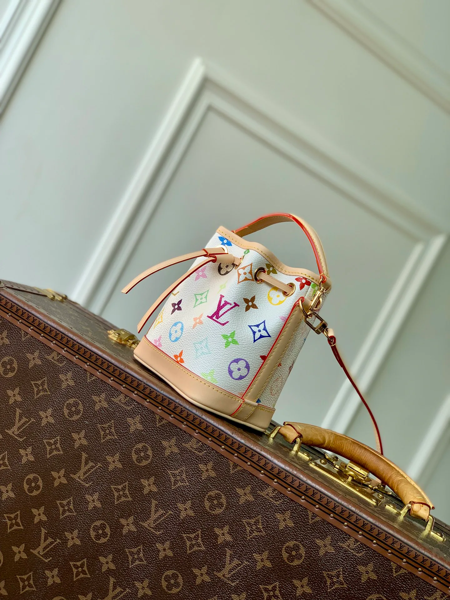 Women's Classic Handbags LOUIS VUITTON 18412572