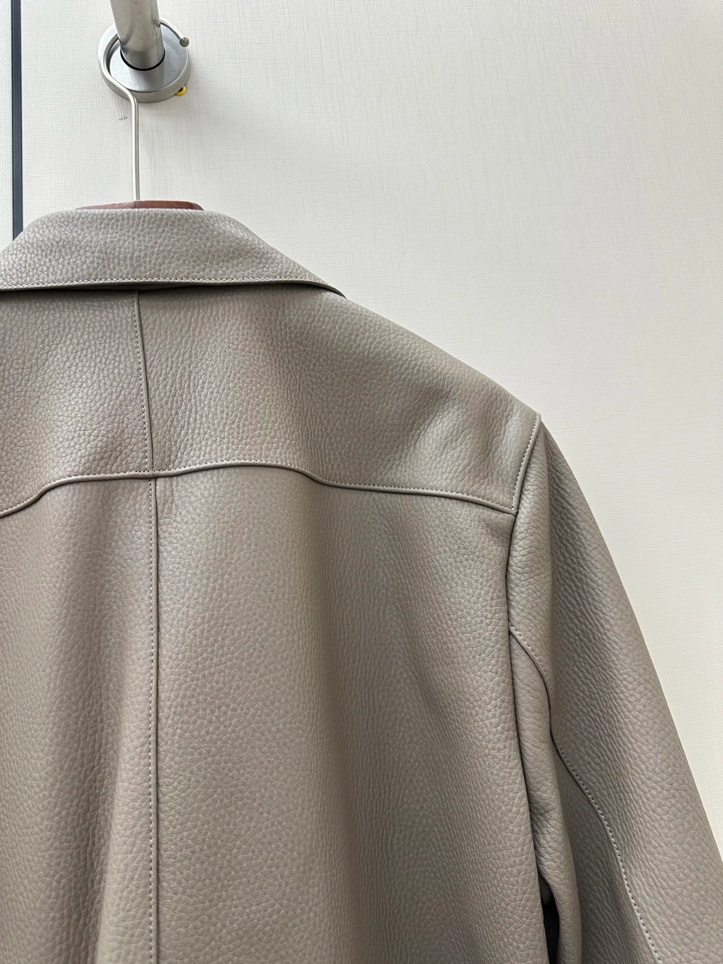 Women's Leather Jackets And Sheepskin Coats HERMES 18060879