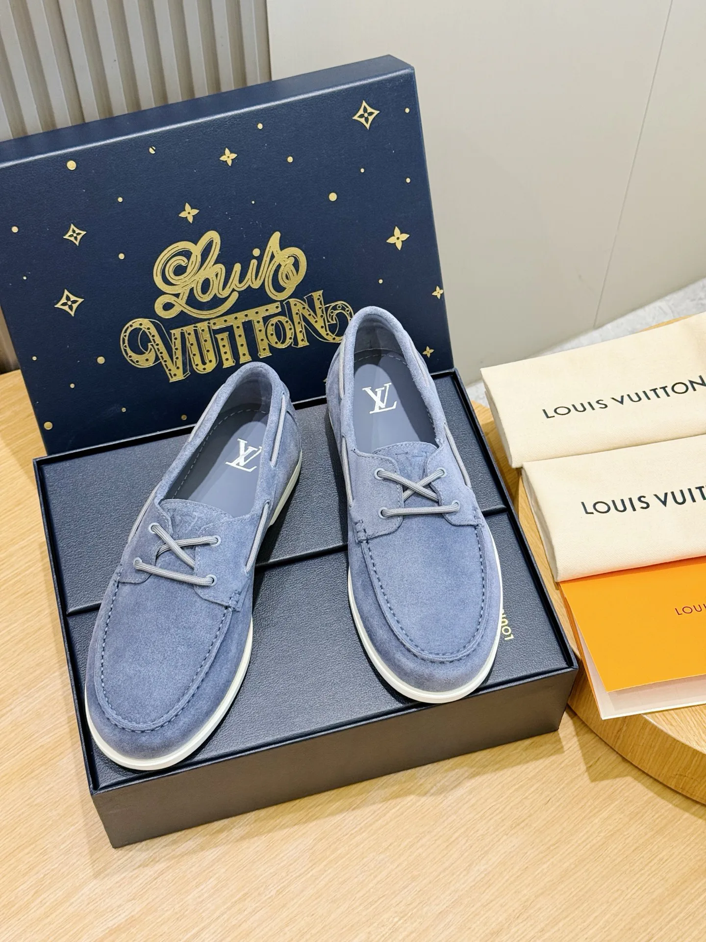 Men's Loafers And Dress Shoes LOUIS VUITTON 17923768