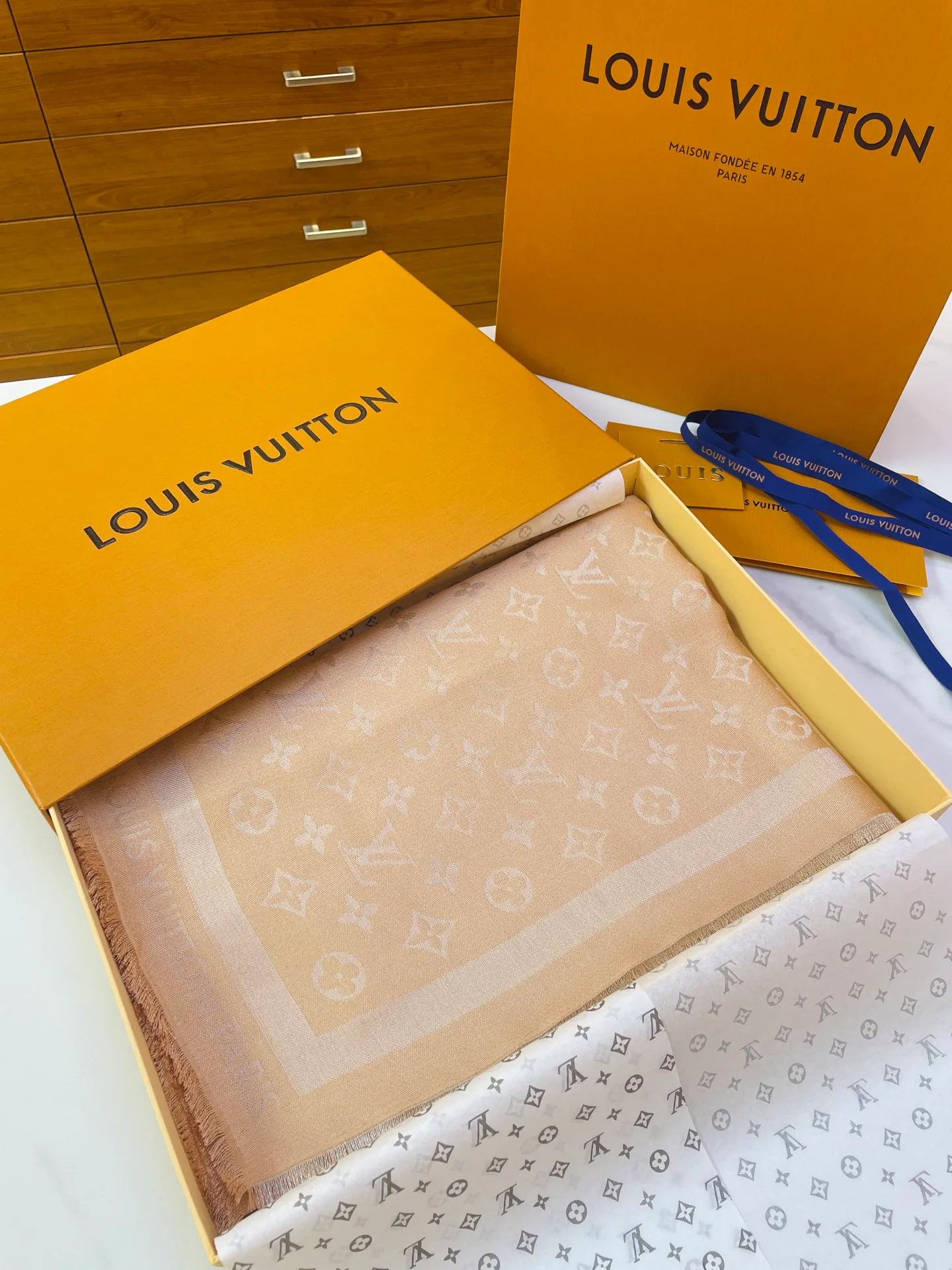 Scarves LOUIS VUITTON 17898730