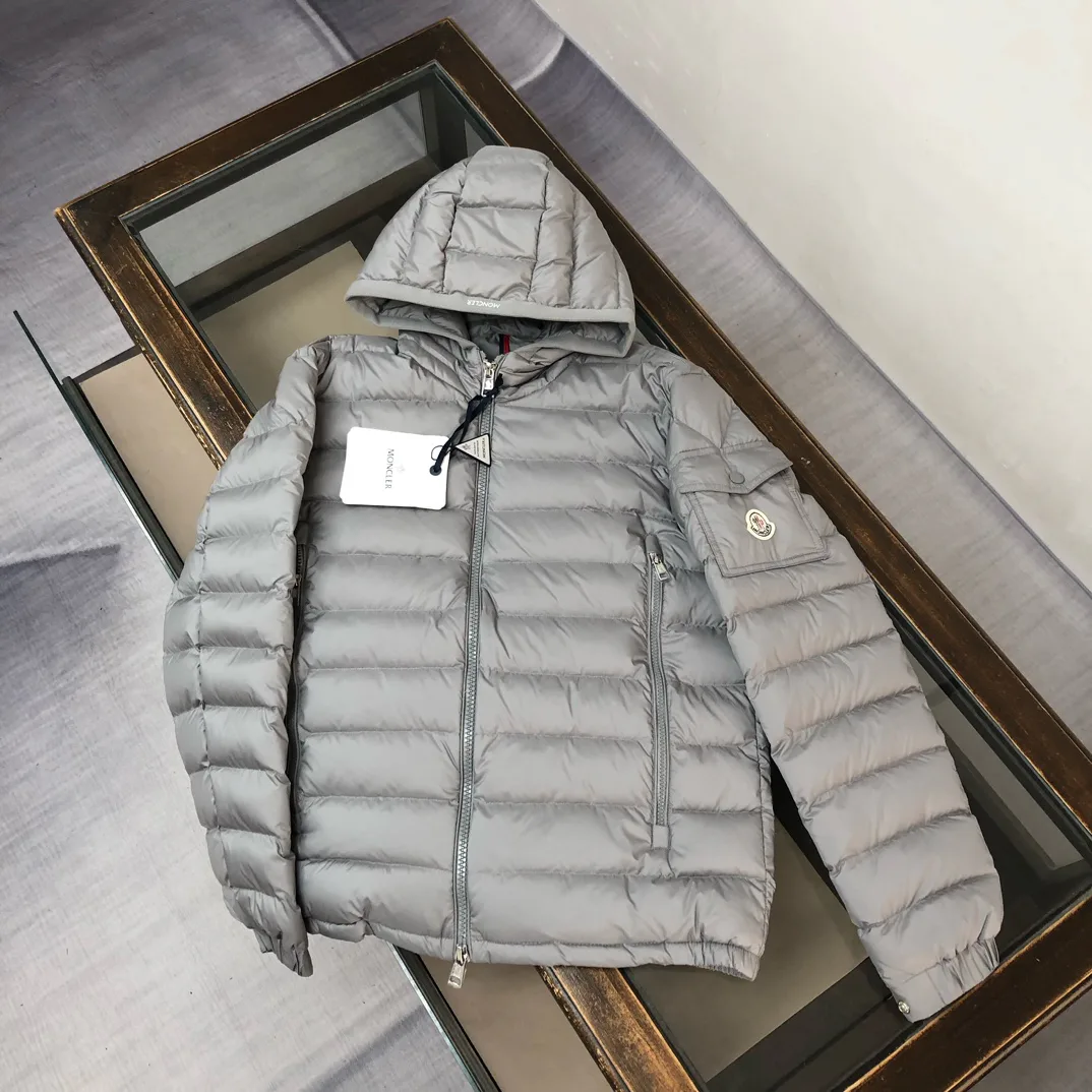 Women's Jackets And Down Jackets MONCLER 18408601