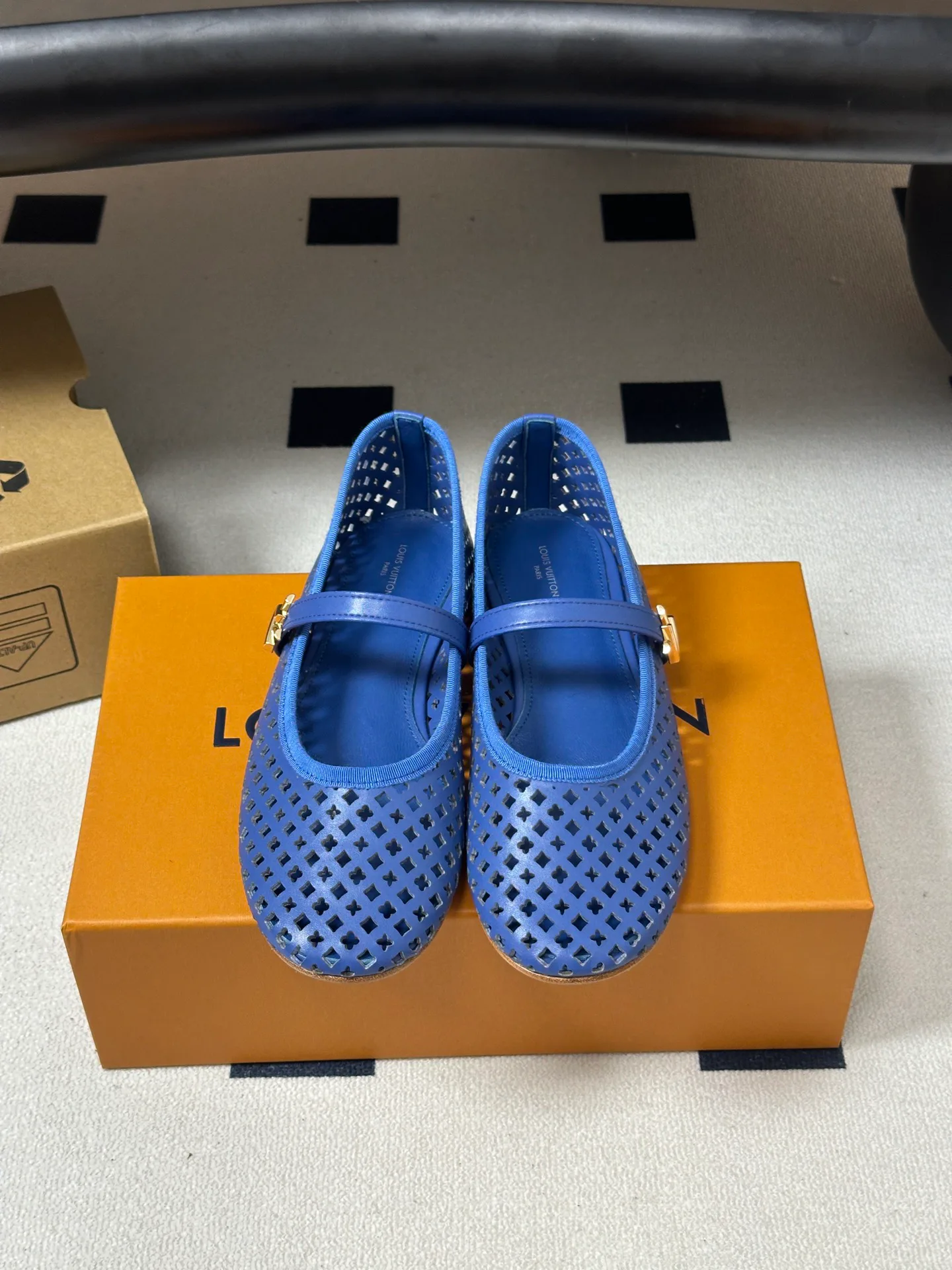 Women's Ballet Flats LOUIS VUITTON 17768176