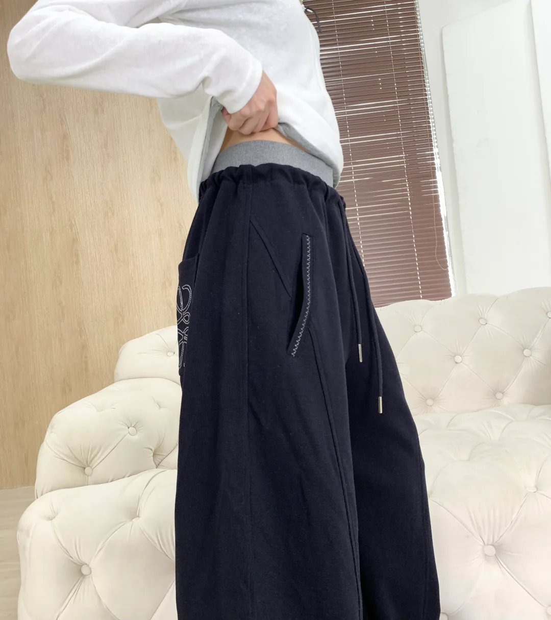 Women's Trousers LOEWE 18199269