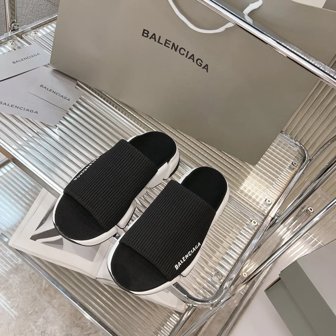 Women's Flip-Flops BALENCIAGA 17182657