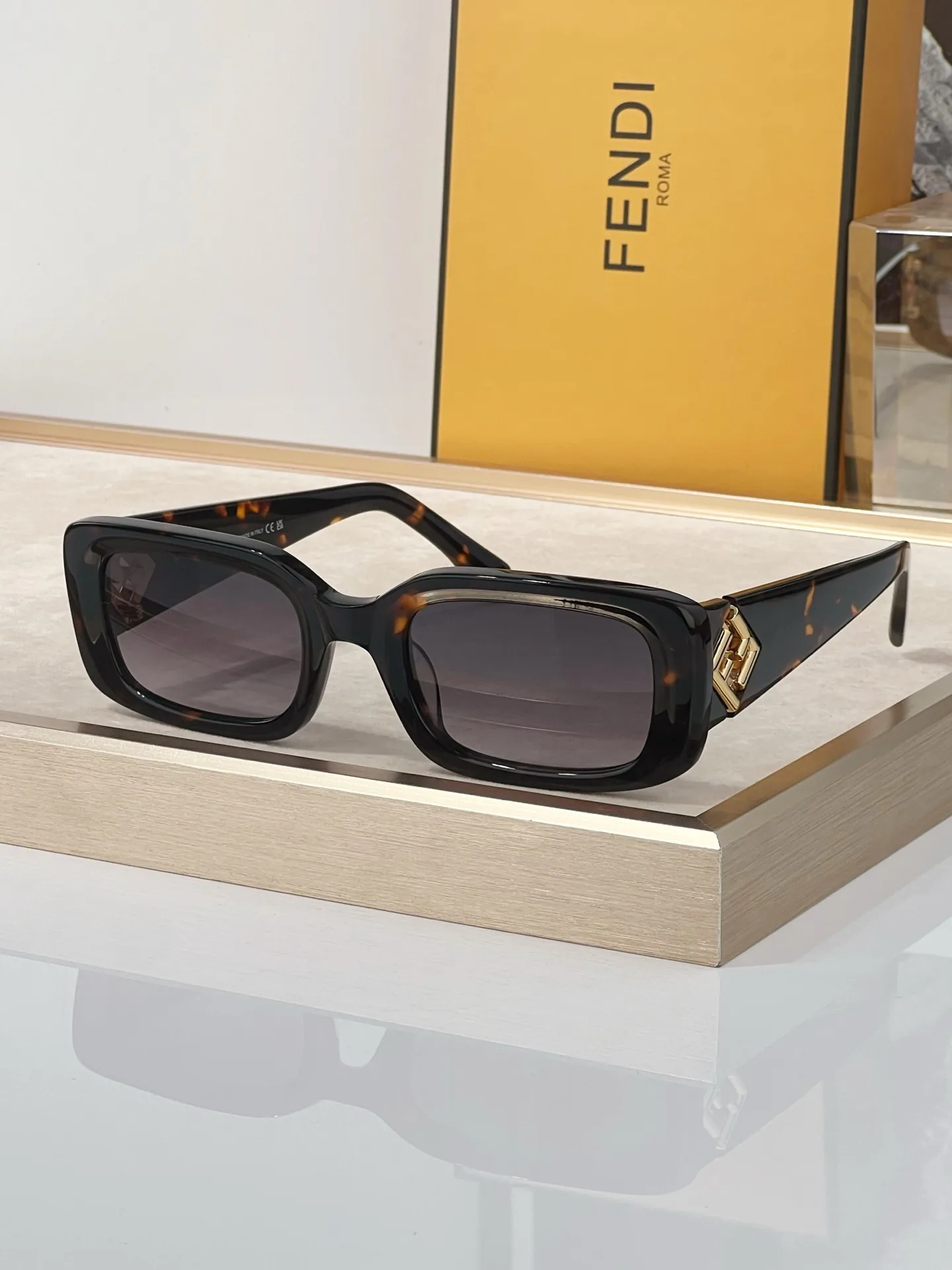 Glasses FENDI 17733339