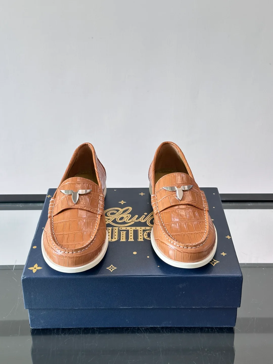Men's Loafers And Dress Shoes LOUIS VUITTON 18118560