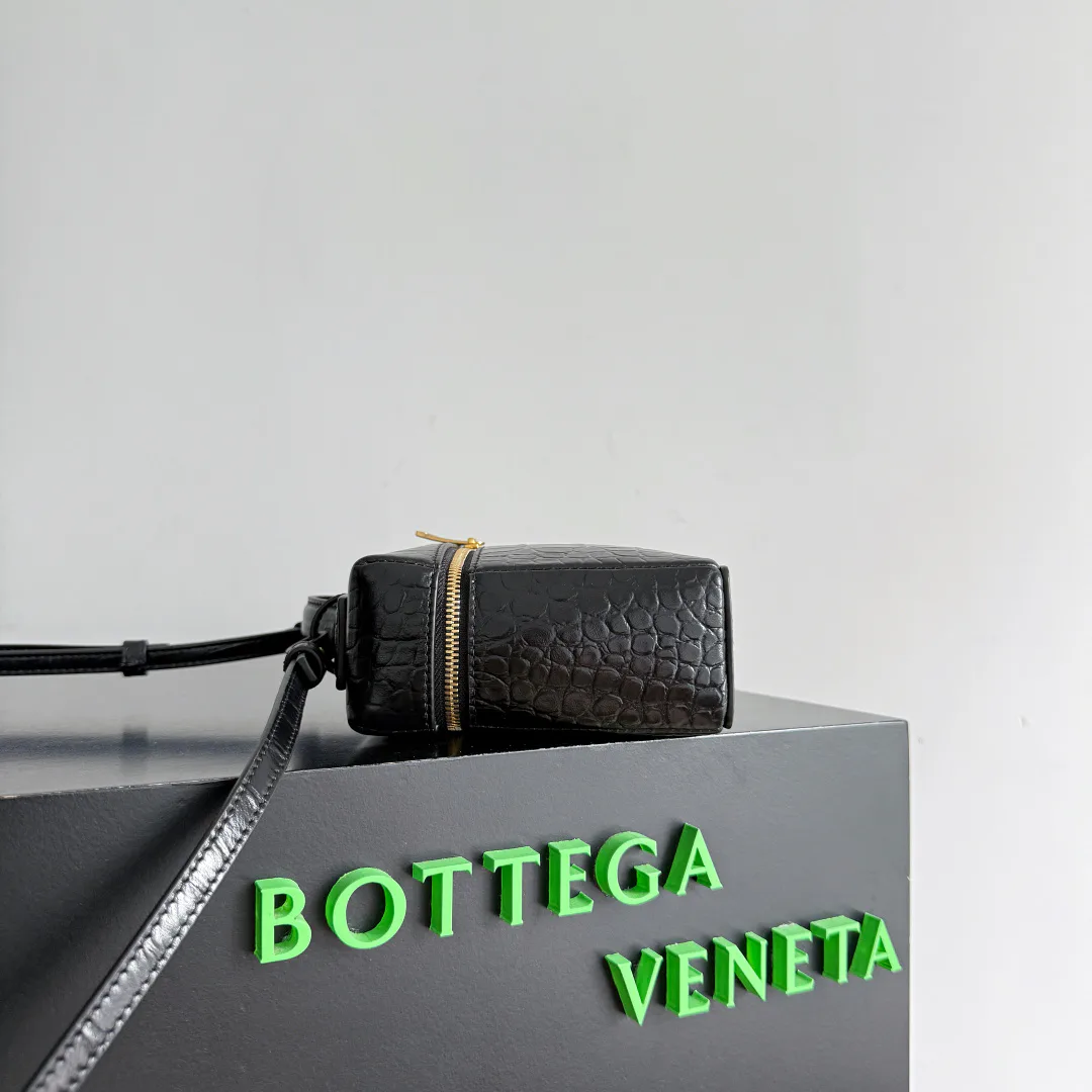 Women's Classic Handbags BOTTEGA VENETA 18367428