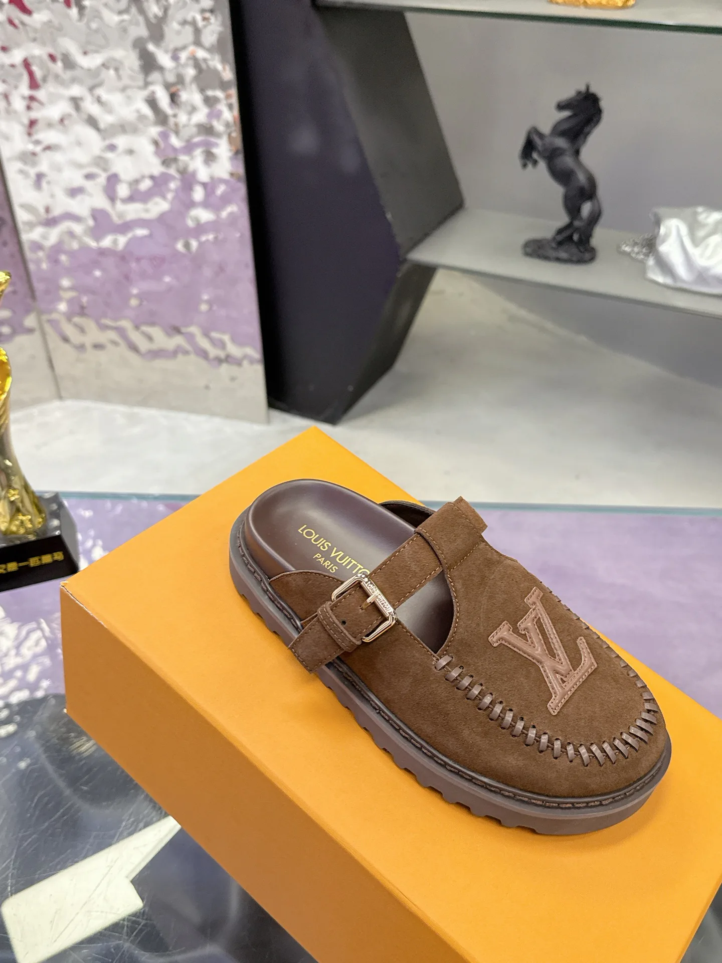Women's Mules And Clogs LOUIS VUITTON 17530469