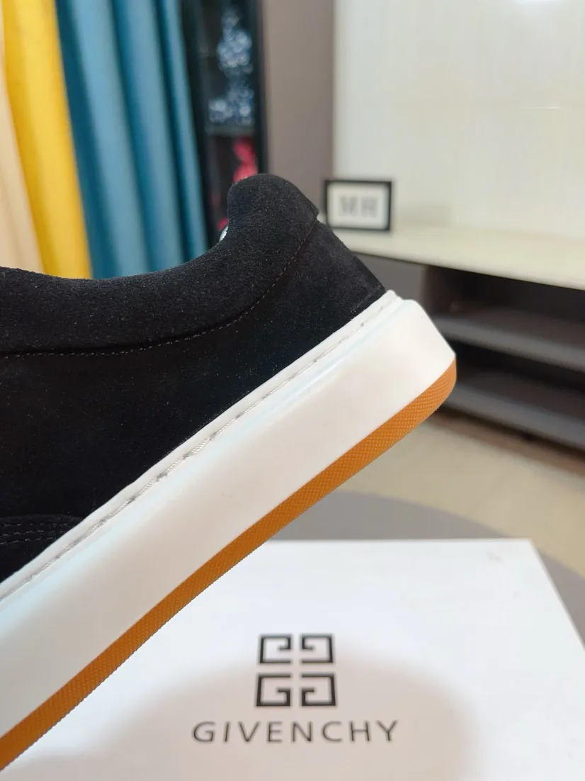 Women's Sneakers GIVENCHY 18417399