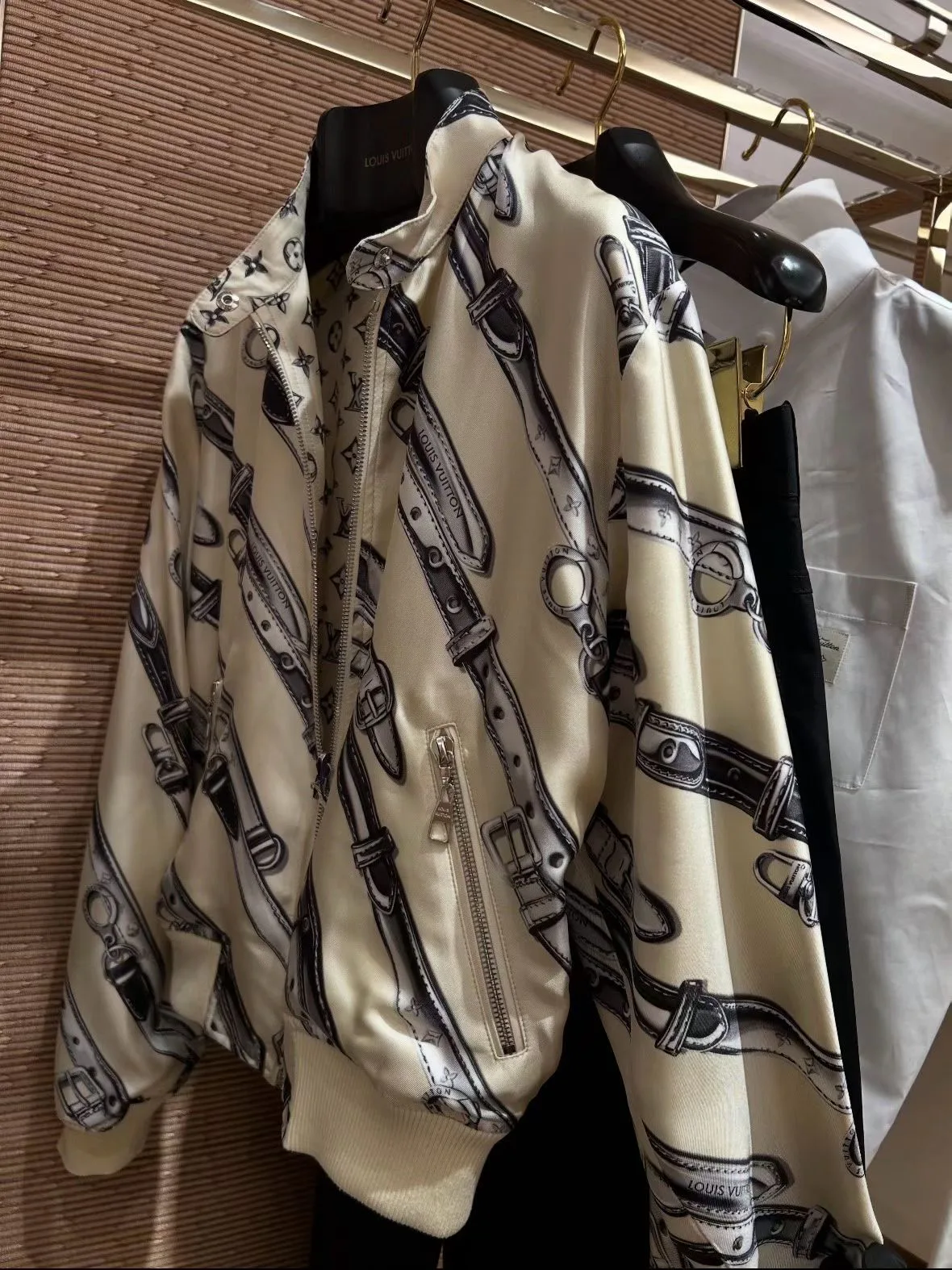 Women's Jackets And Down Jackets LOUIS VUITTON 18324288