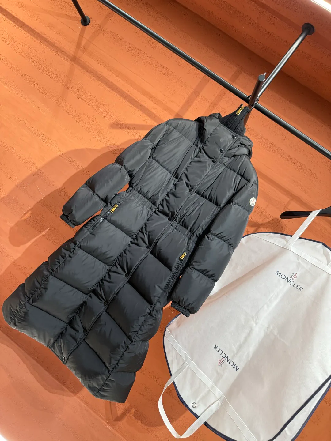 Women's Jackets And Down Jackets MONCLER 18048314