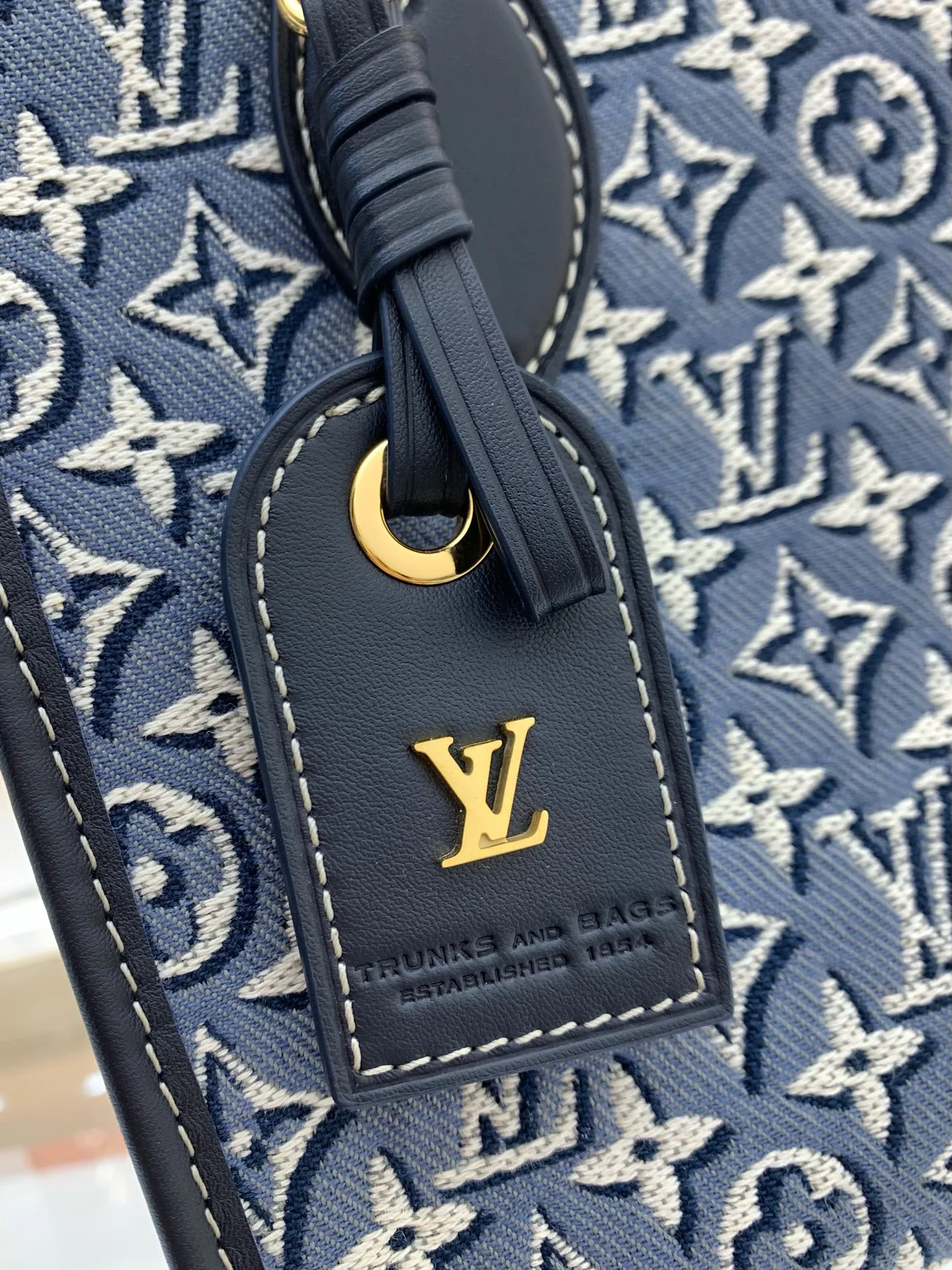 Women's Classic Handbags LOUIS VUITTON 18461033