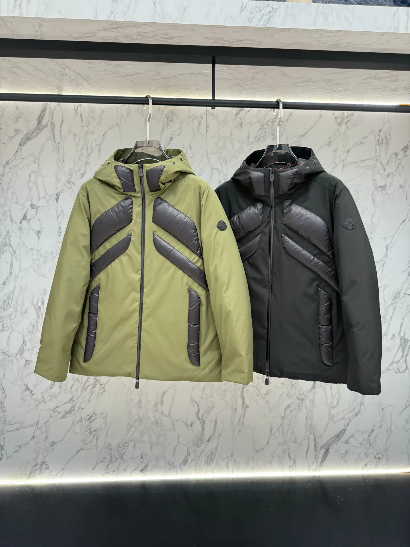 Men's Jackets And Down Jackets MONCLER 18047857