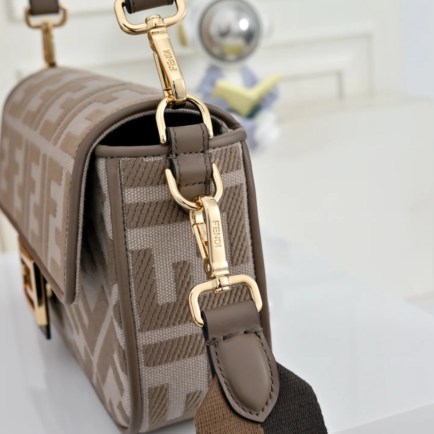 Women's Classic Handbags FENDI 18004263