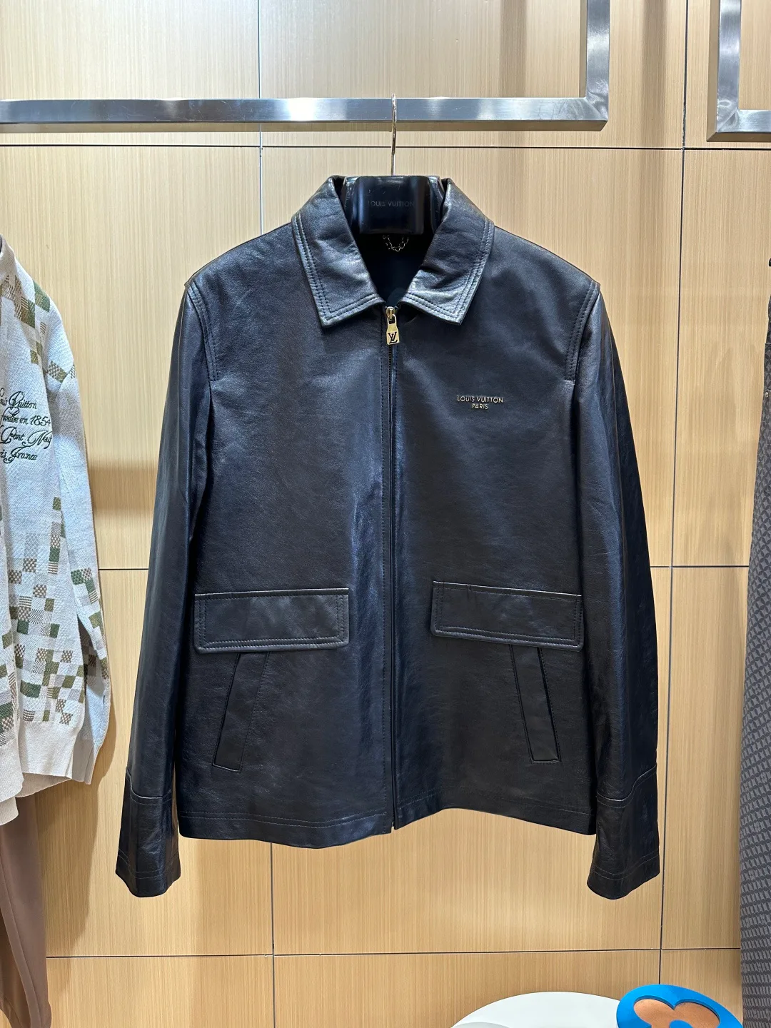 Men's Leather Jackets And Sheepskin Coats LOUIS VUITTON 17802557
