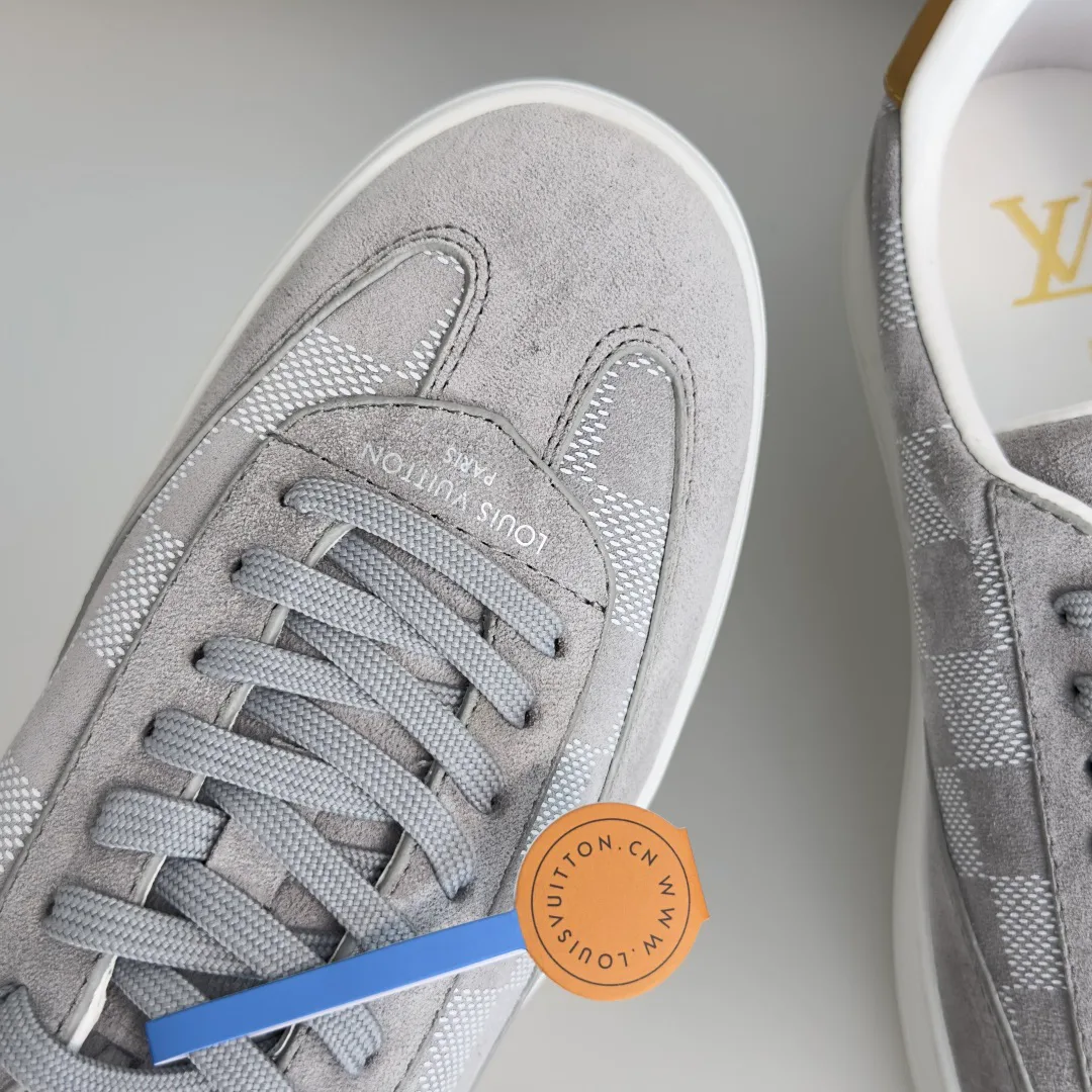 Women's Sneakers LOUIS VUITTON 17950381