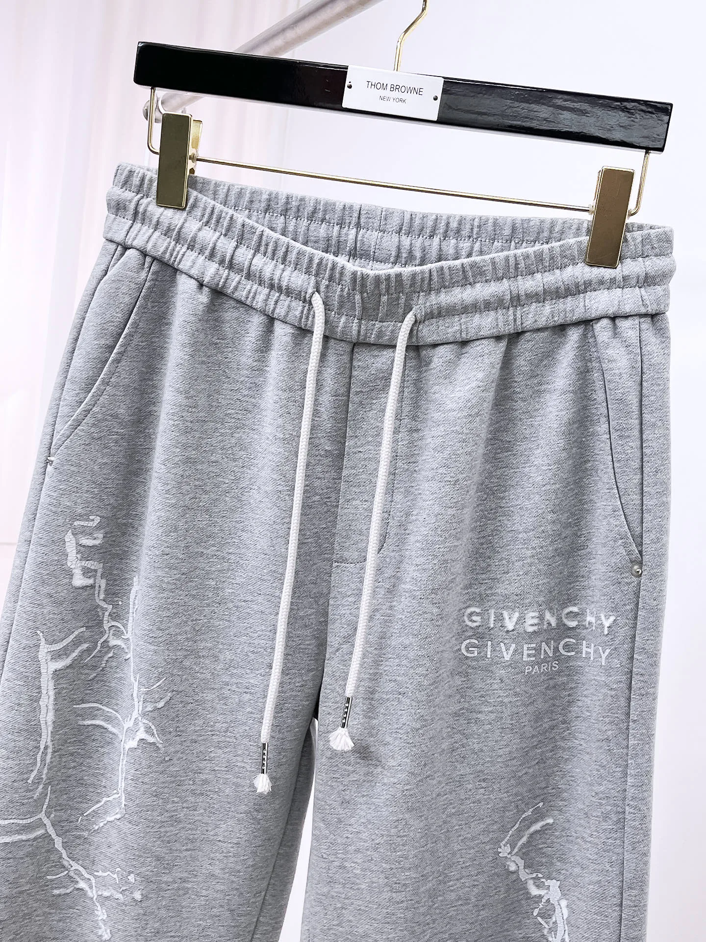 Men's Trousers GIVENCHY 18399377