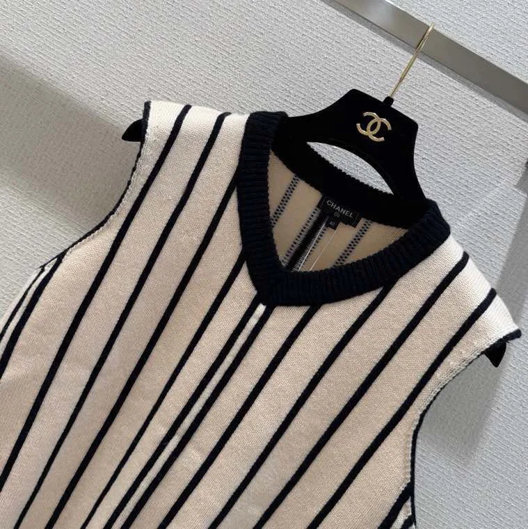 Women's Vests CHANEL 17834772
