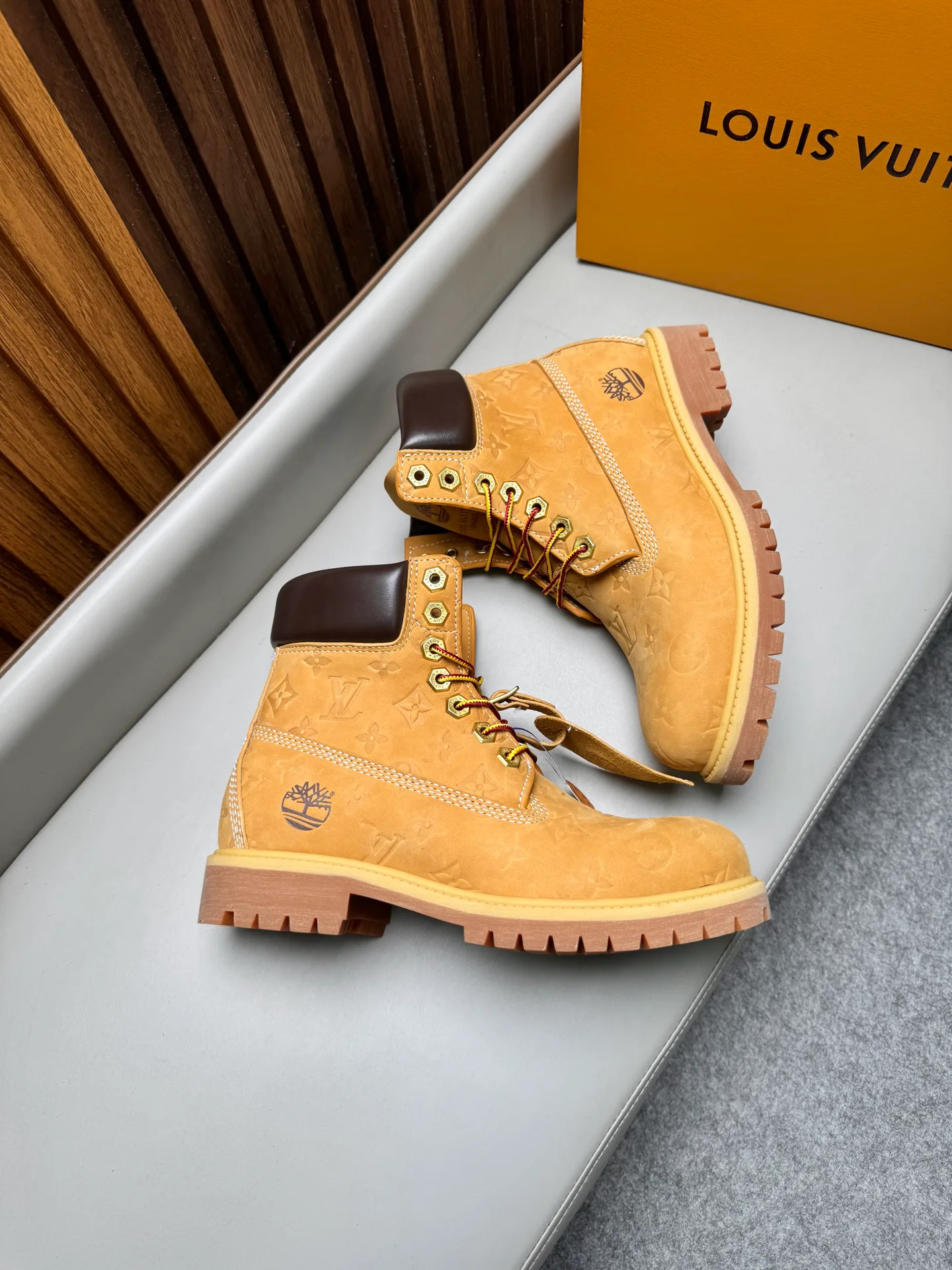 Men's Ankle Boots LOUIS VUITTON 18367830