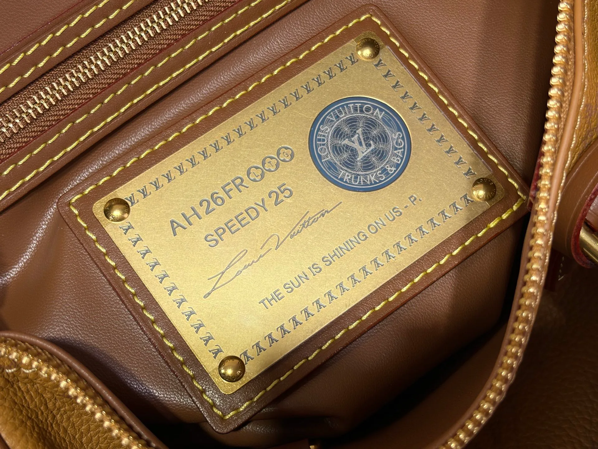 Women's Shoulder Bags LOUIS VUITTON 18391193