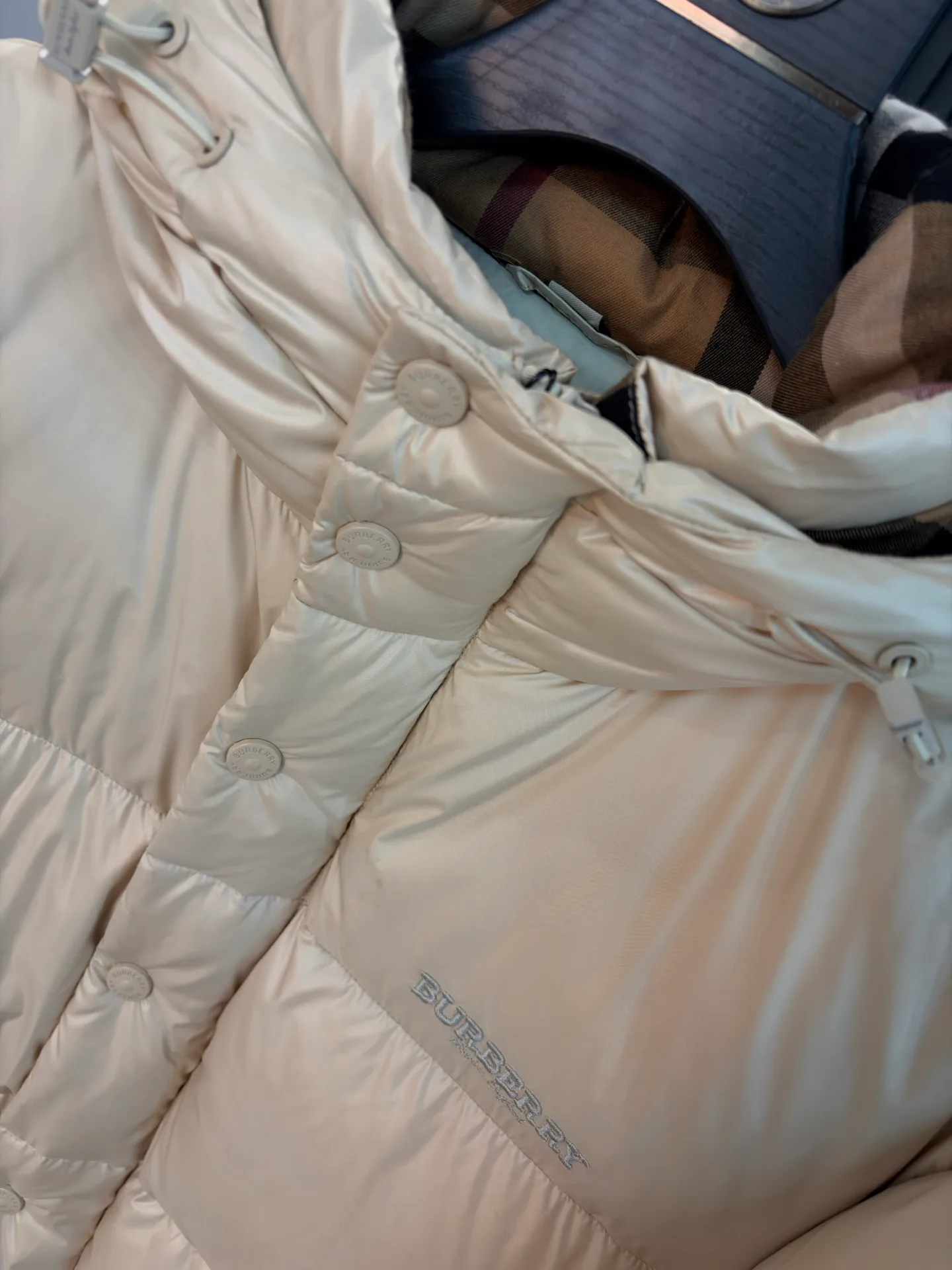 Куртки И Пуховики Женские Burberry 18689142