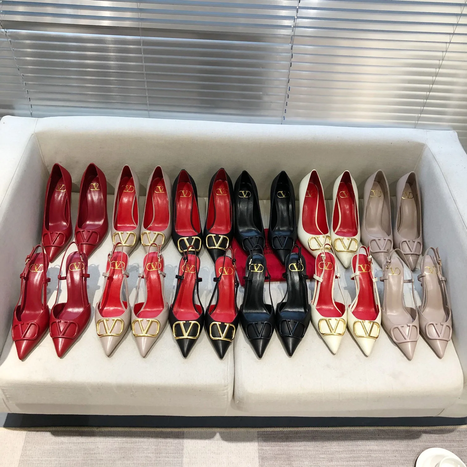 Women's Heels VALENTINO 17956864