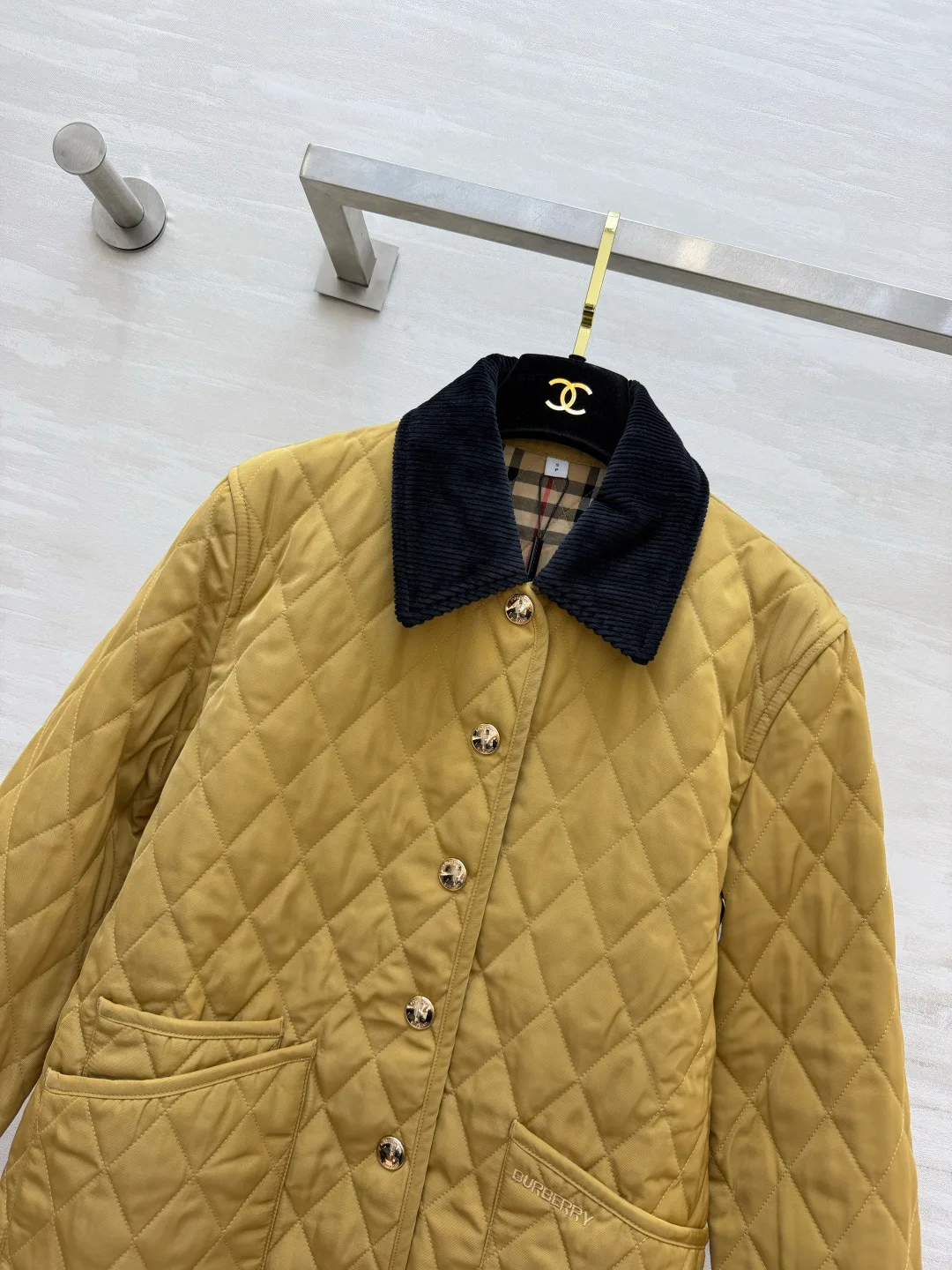 Women's Jackets And Down Jackets BURBERRY 18478809