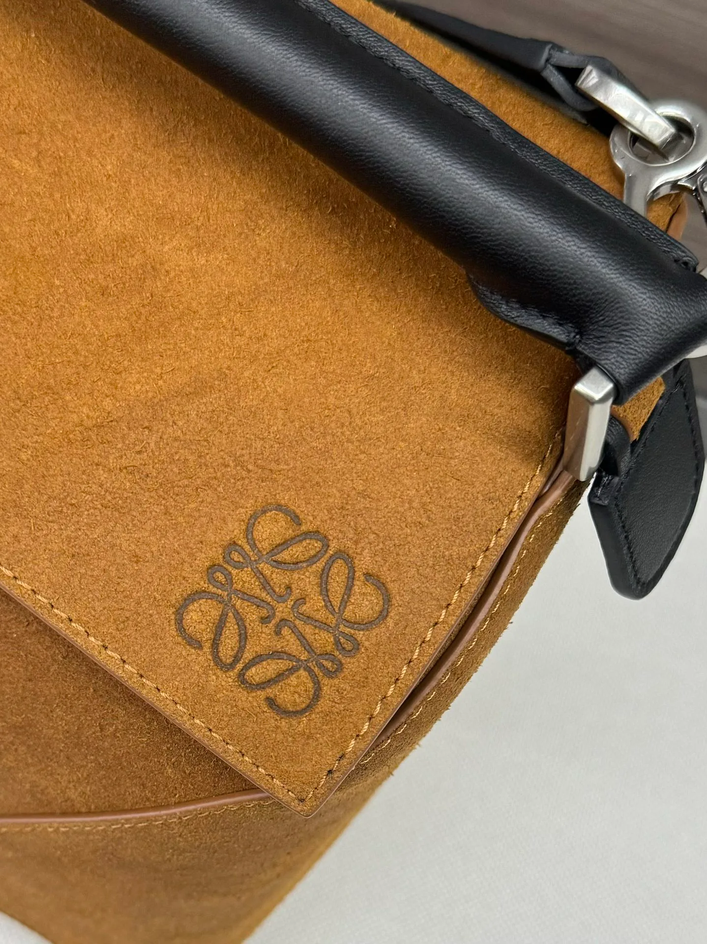Women's Classic Handbags LOEWE 18030367