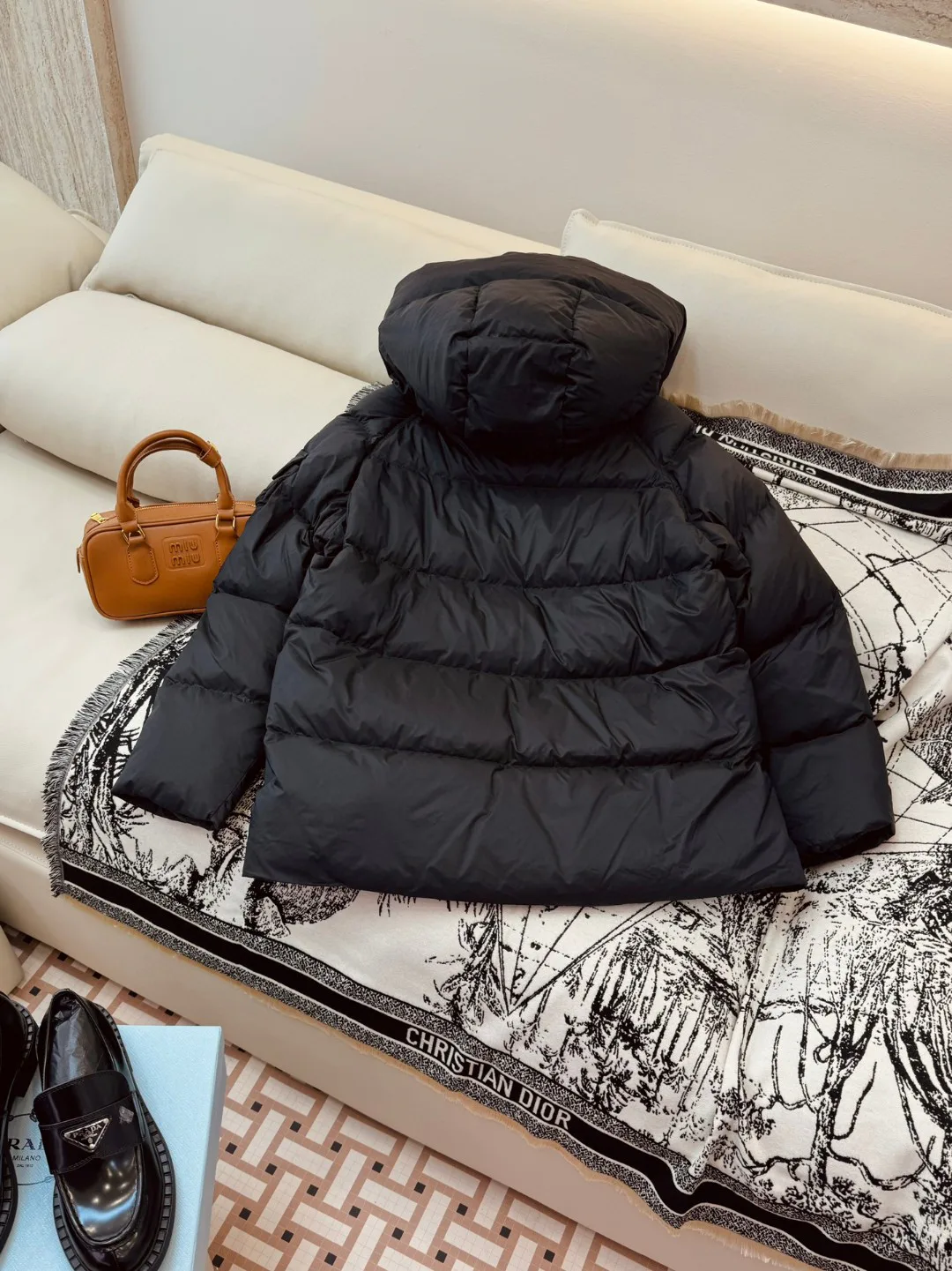 Women's Jackets And Down Jackets PRADA 17910125