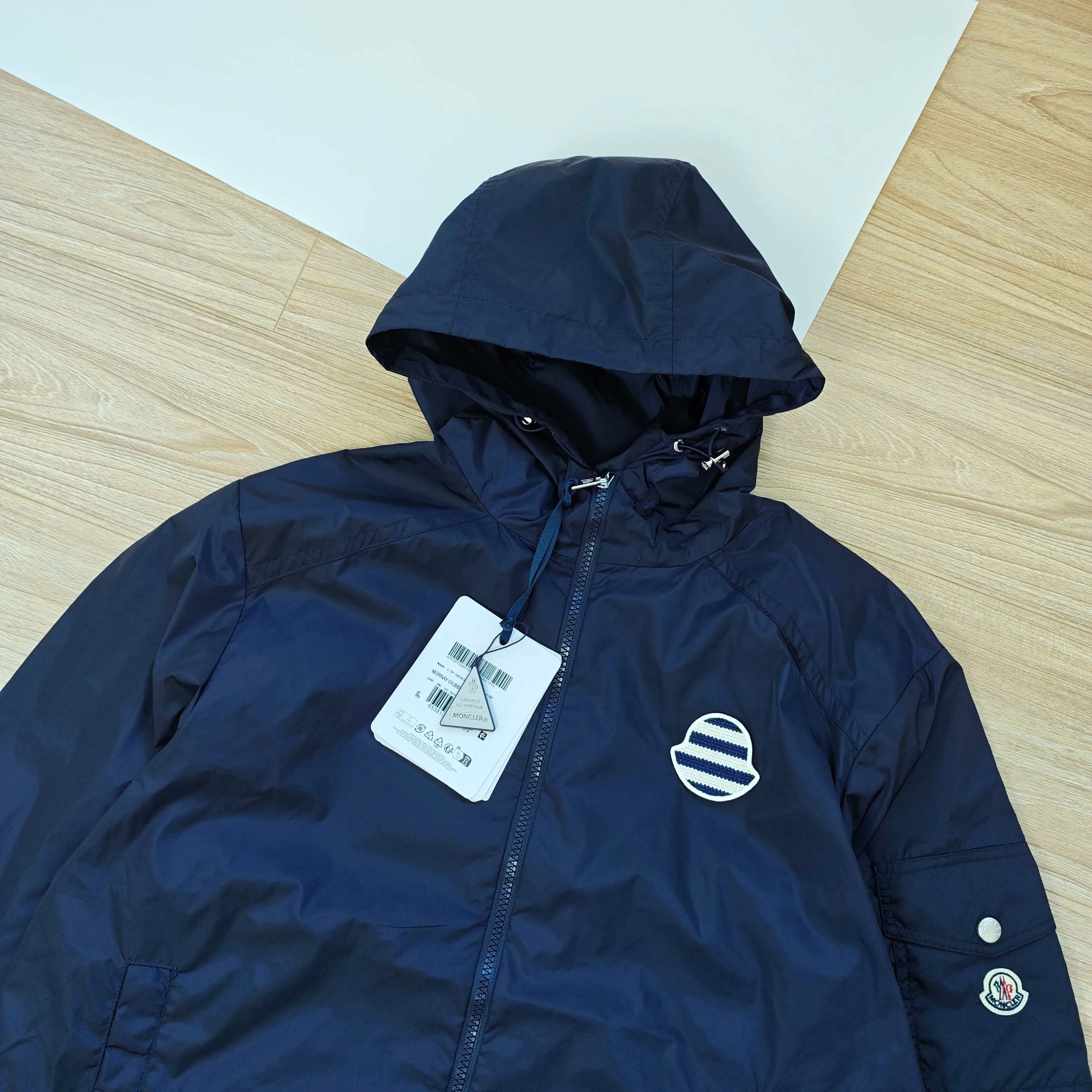 Women's Jackets And Down Jackets MONCLER 18052154