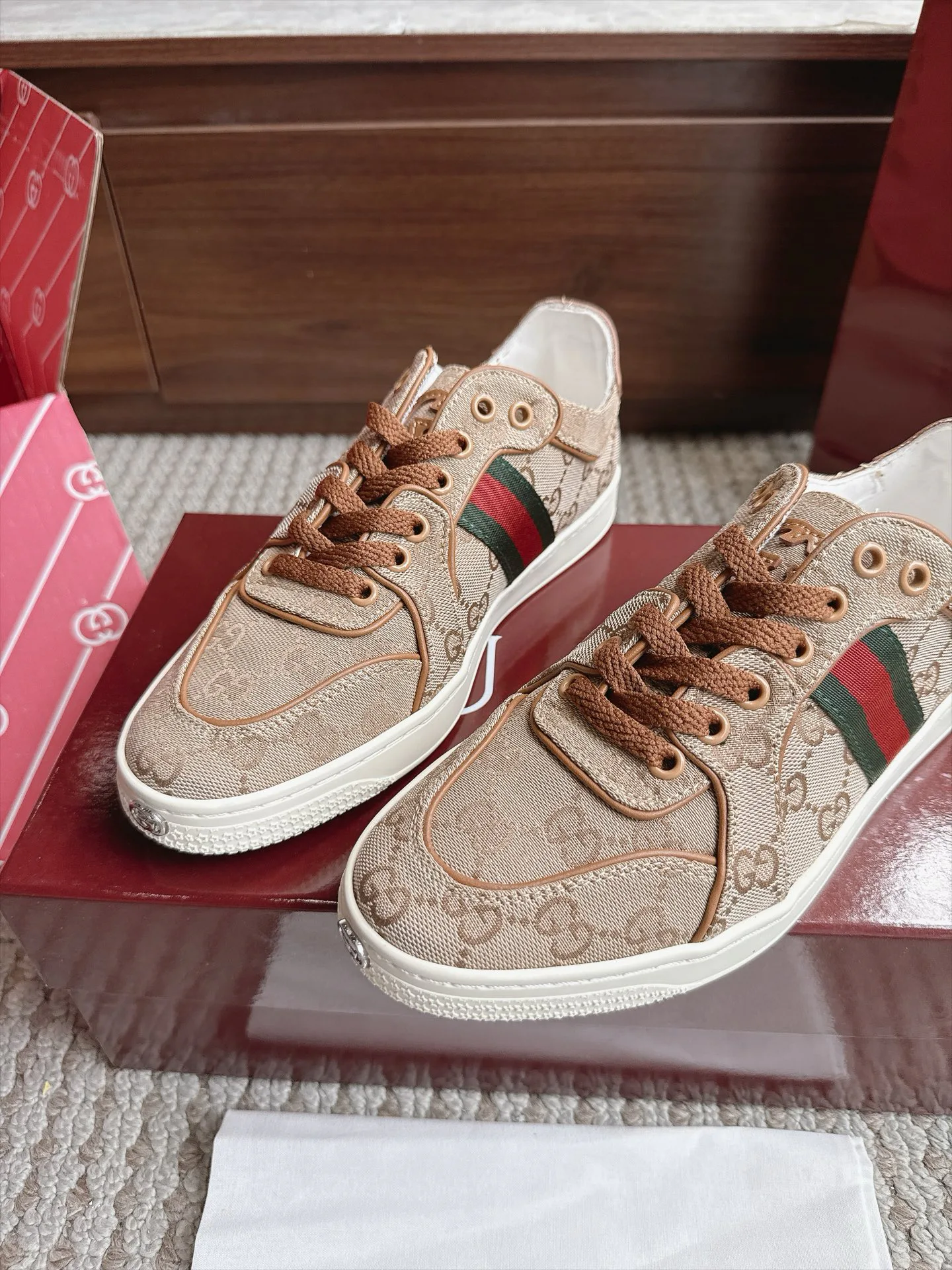 Women's Sneakers GUCCI 17866807