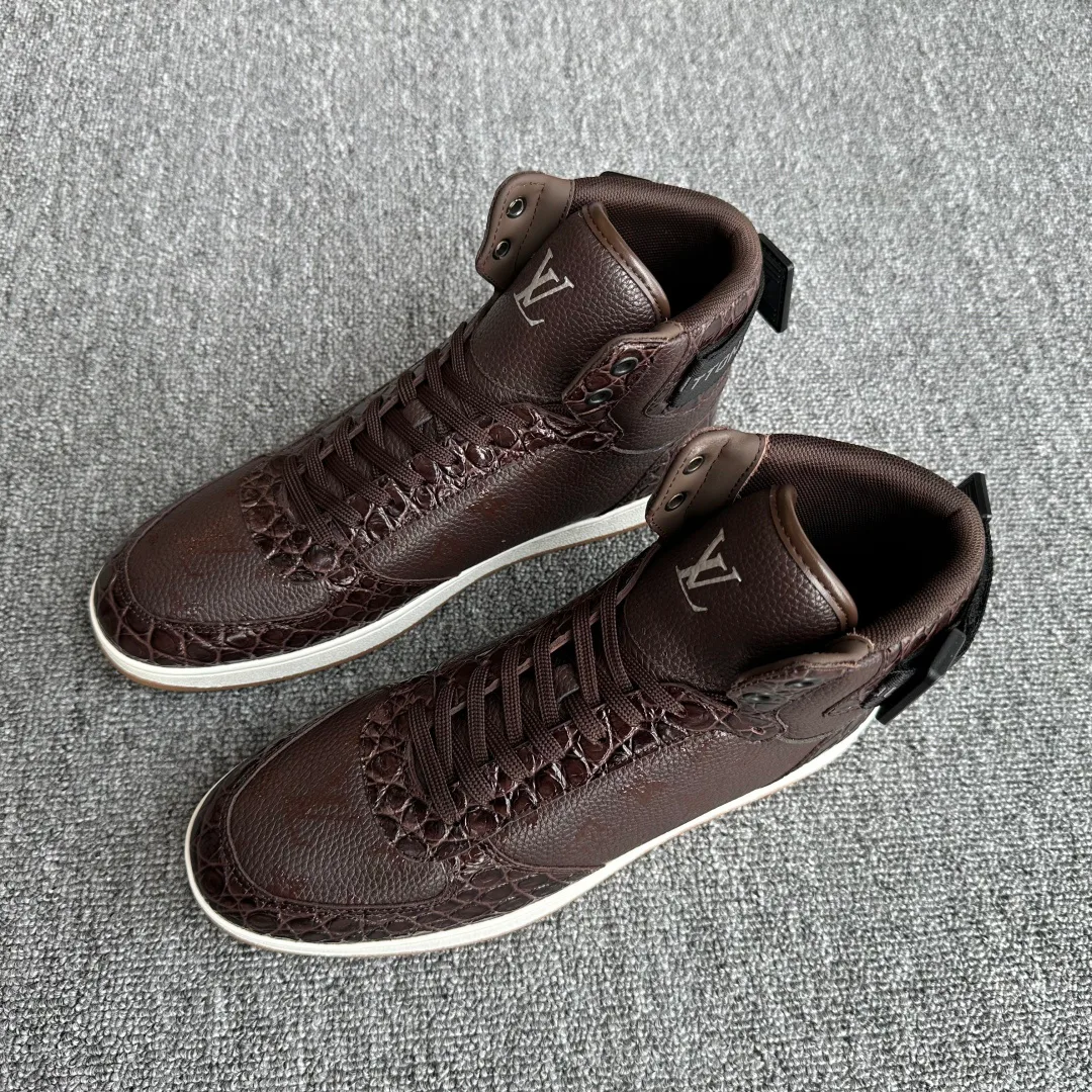 Men's Sneakers LOUIS VUITTON 18445301