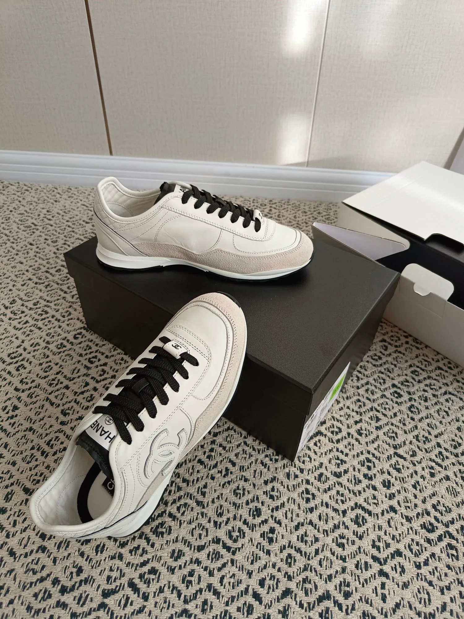 Women's Sneakers CHANEL 18274008