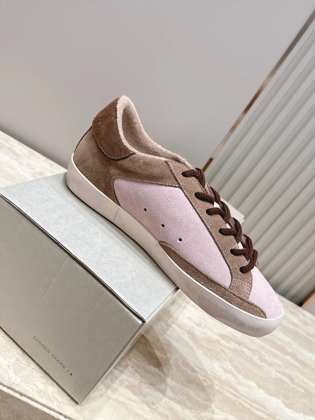 Women's Sneakers GOLDEN GOOSE 17963442