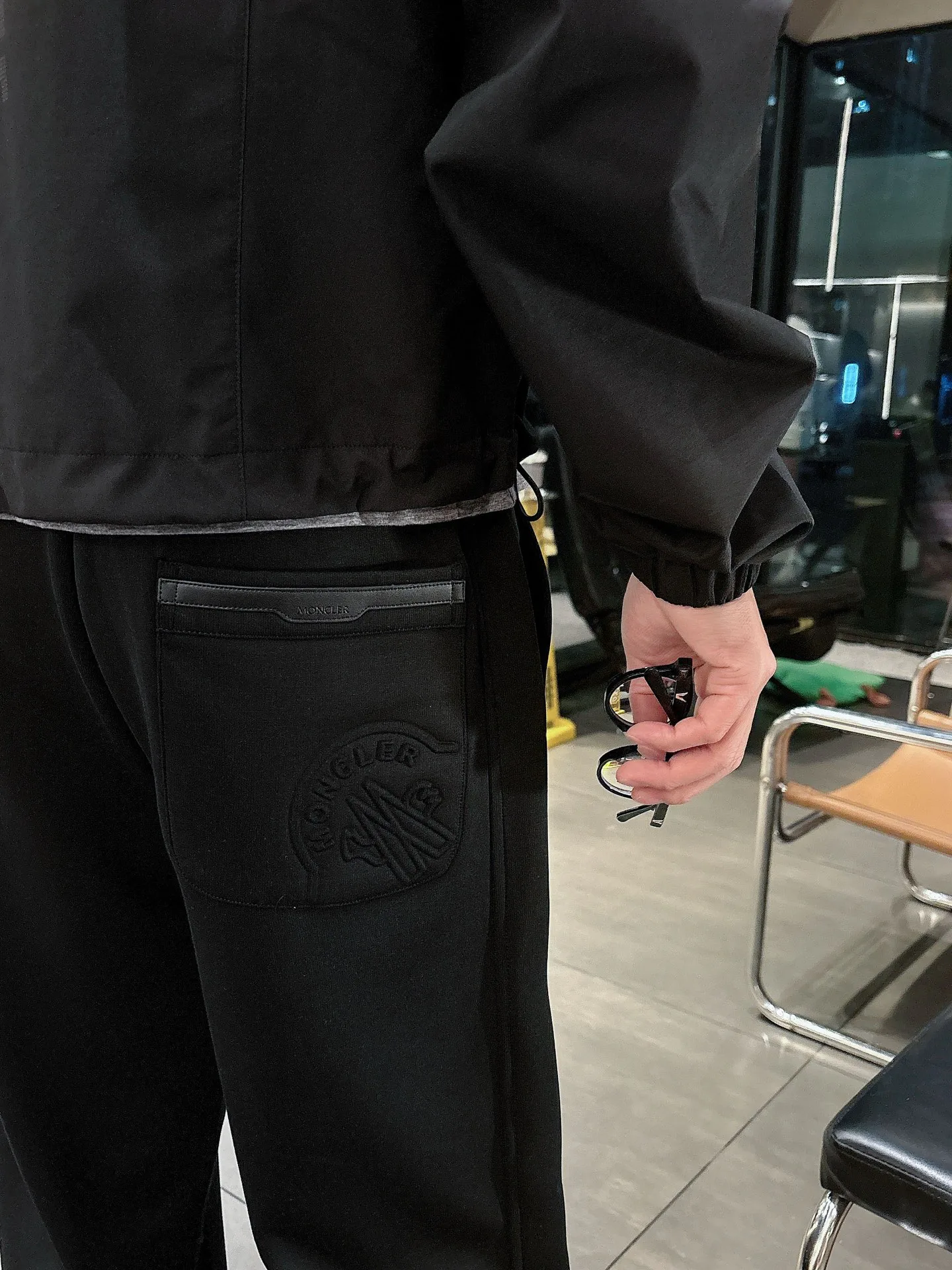 Брюки Мужские Moncler 18596868