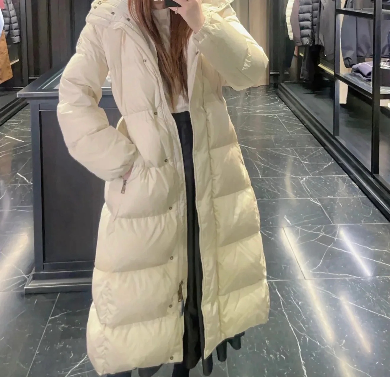 Women's Jackets And Down Jackets MONCLER 18111771