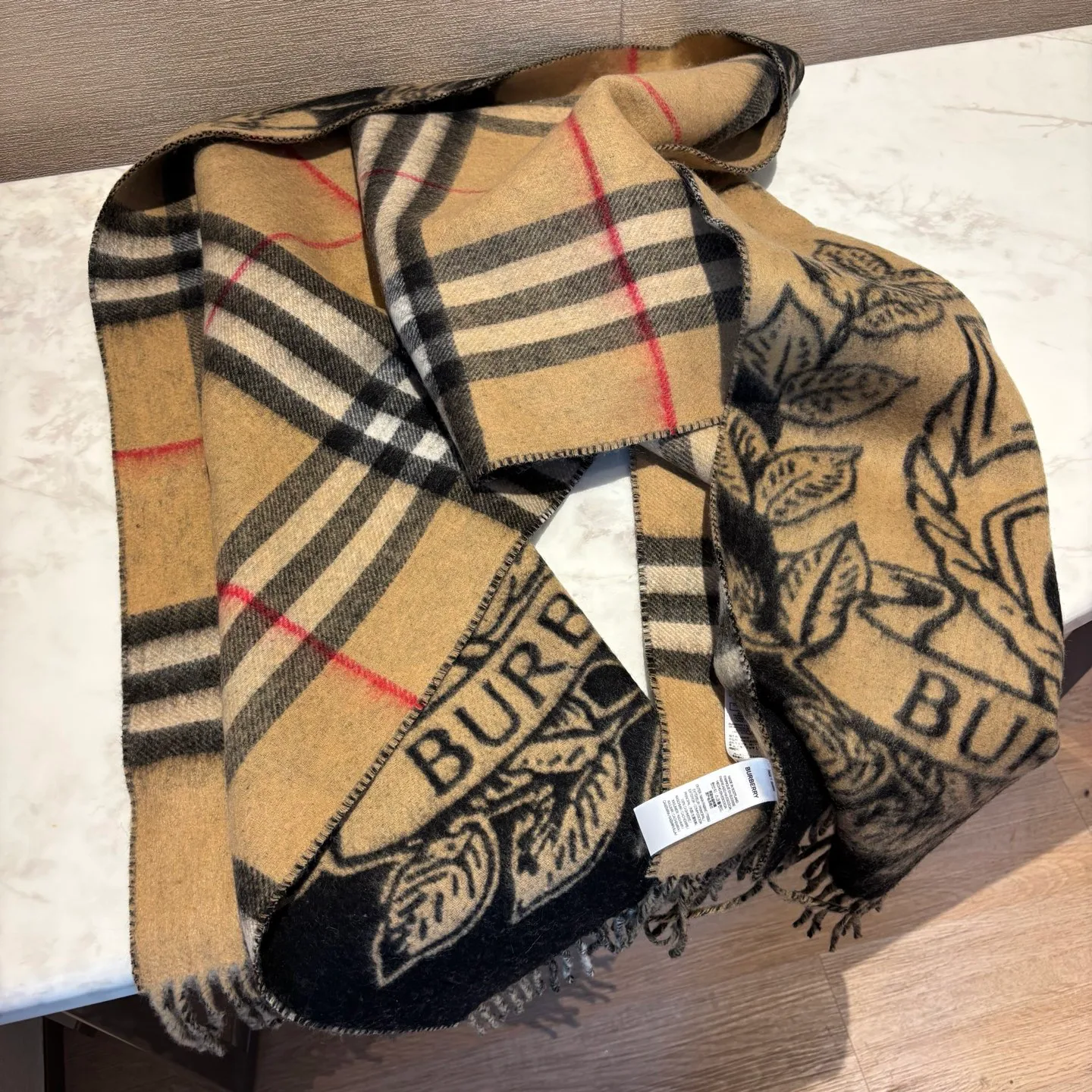 Scarves BURBERRY 18507335