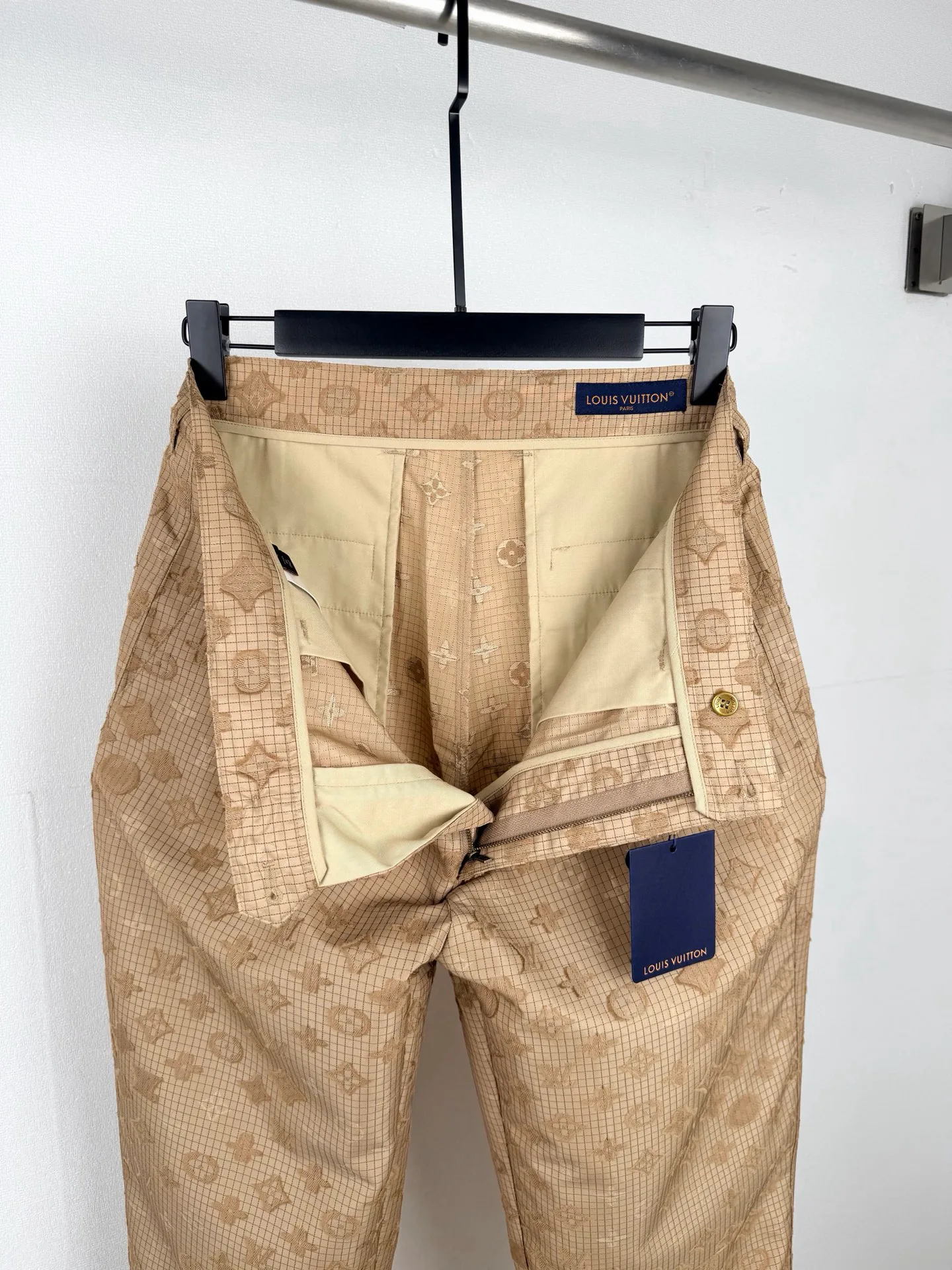 Men's Trousers LOUIS VUITTON 18069171