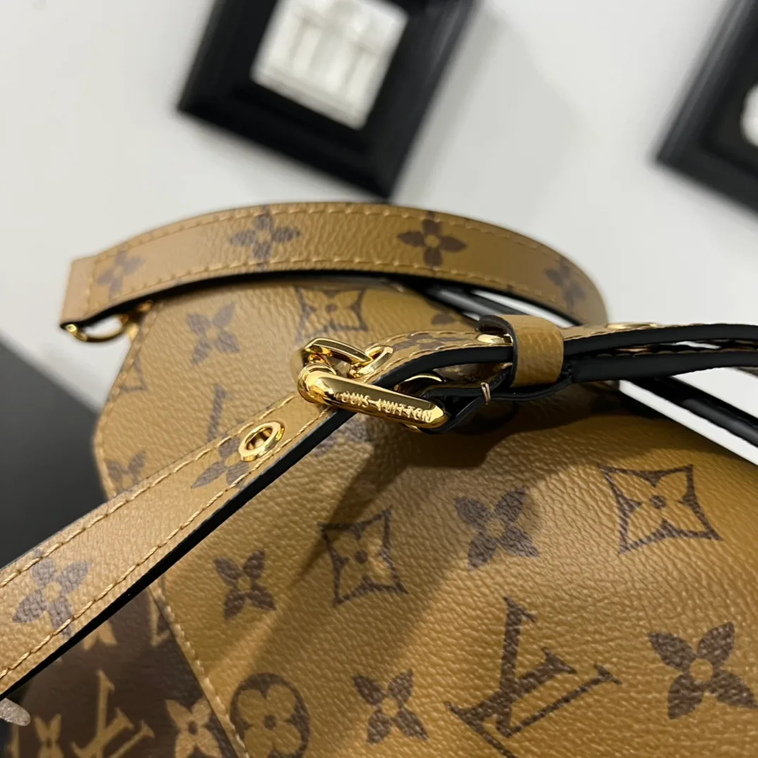 Сумки На Ремне Женские Louis Vuitton 18627727