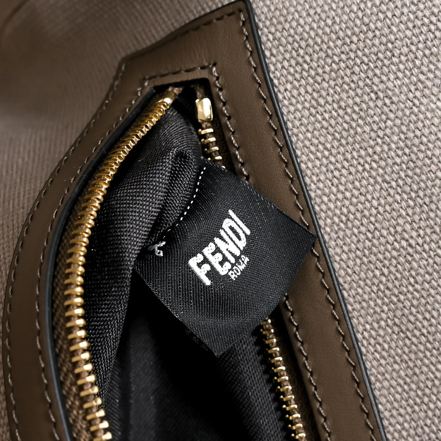 Women's Classic Handbags FENDI 18004263