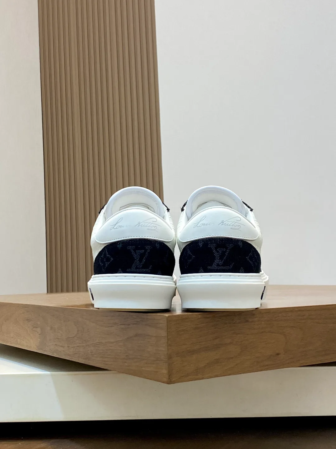 Men's Sneakers LOUIS VUITTON 17934207