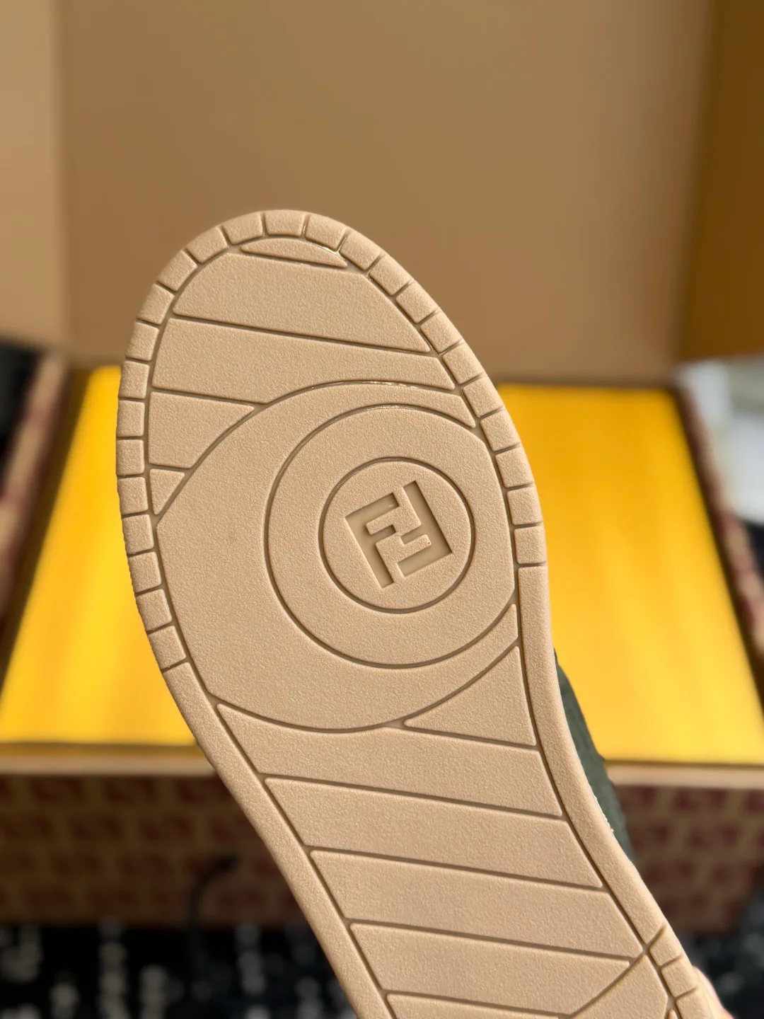 Women's Sneakers FENDI 18309249