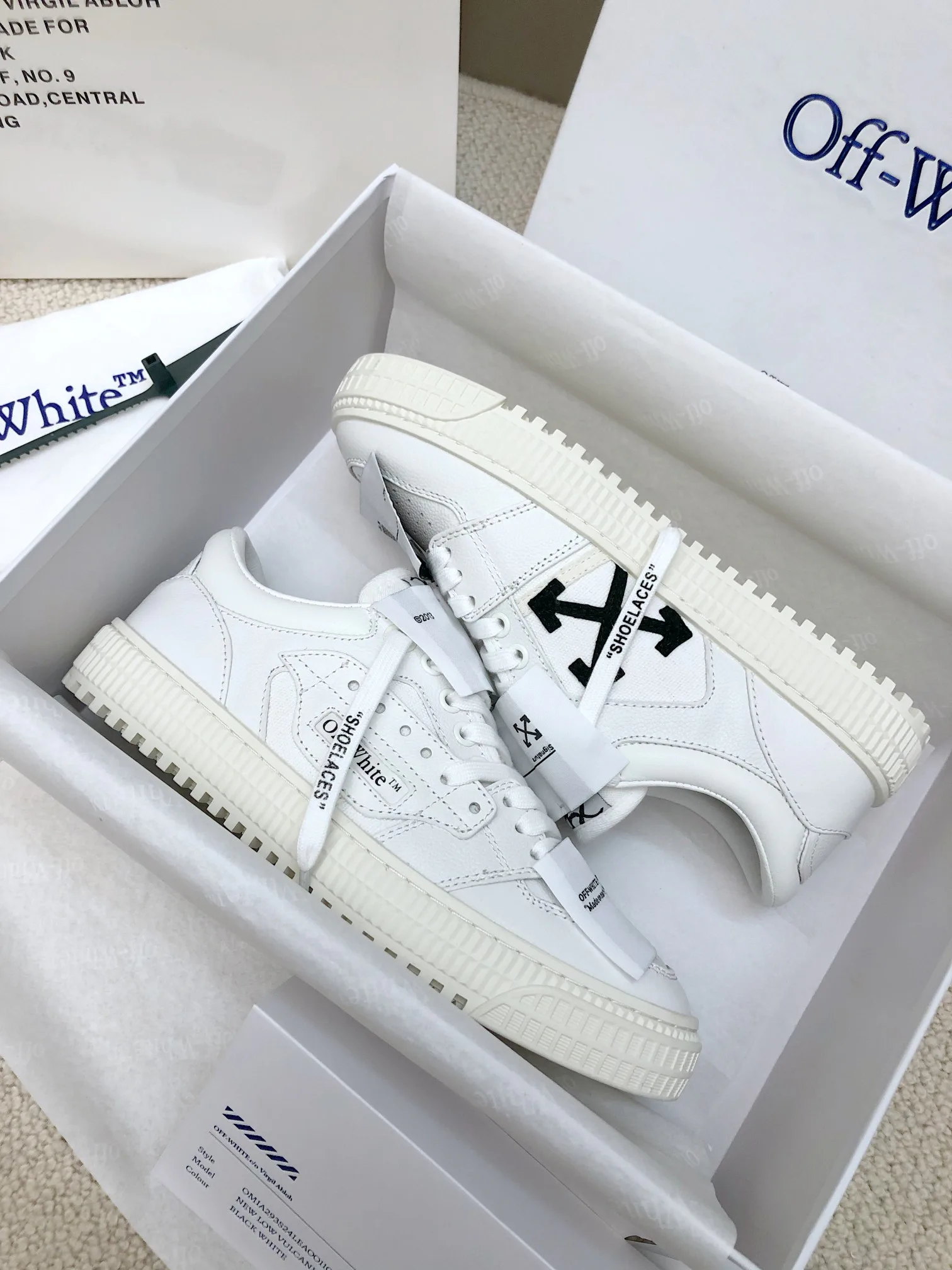 Women's Sneakers OFF-WHITE 18158684