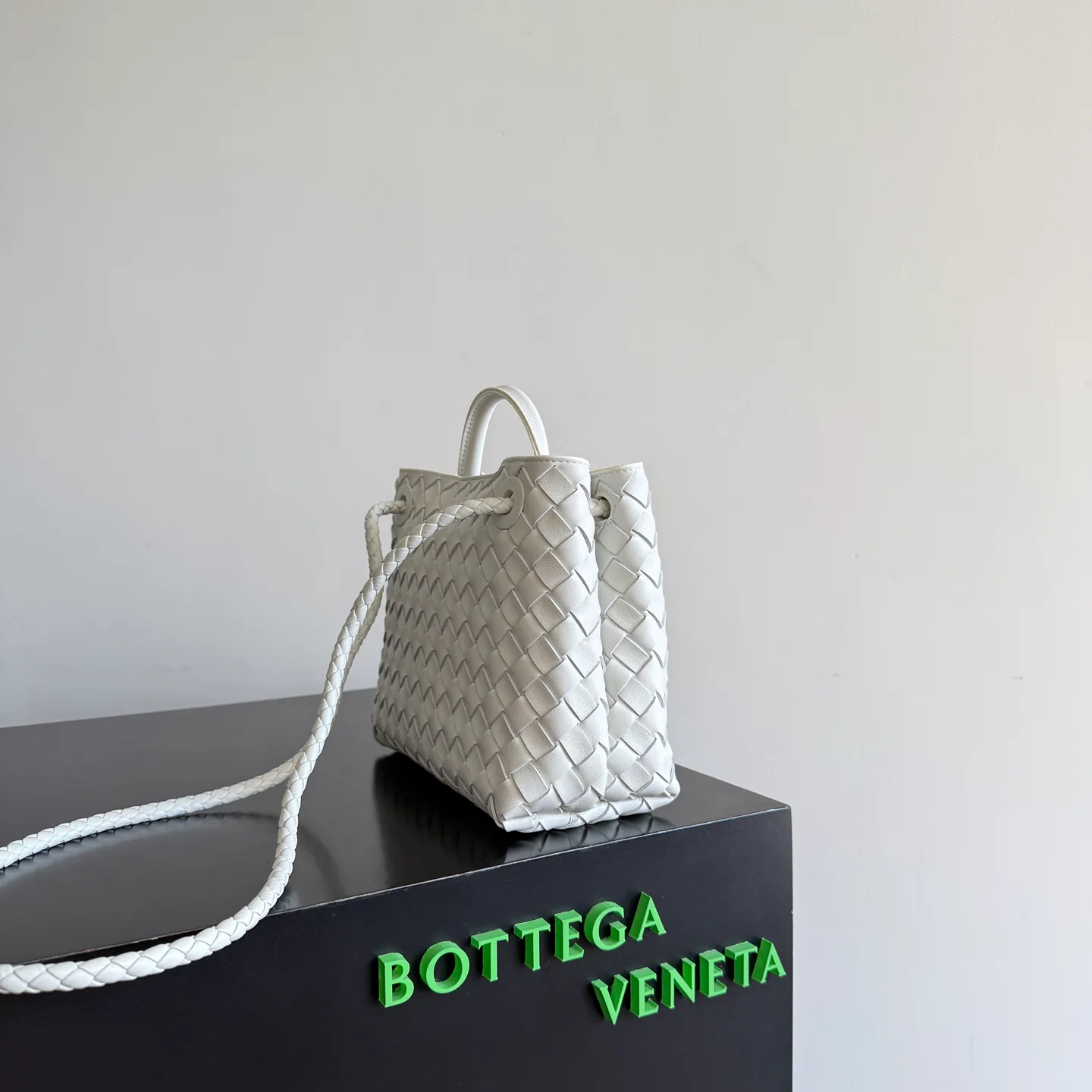 Women's Classic Handbags BOTTEGA VENETA 18004854