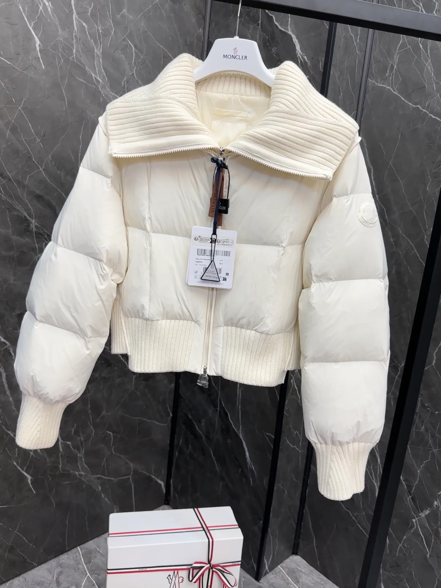 Men's Jackets And Down Jackets MONCLER 18281283