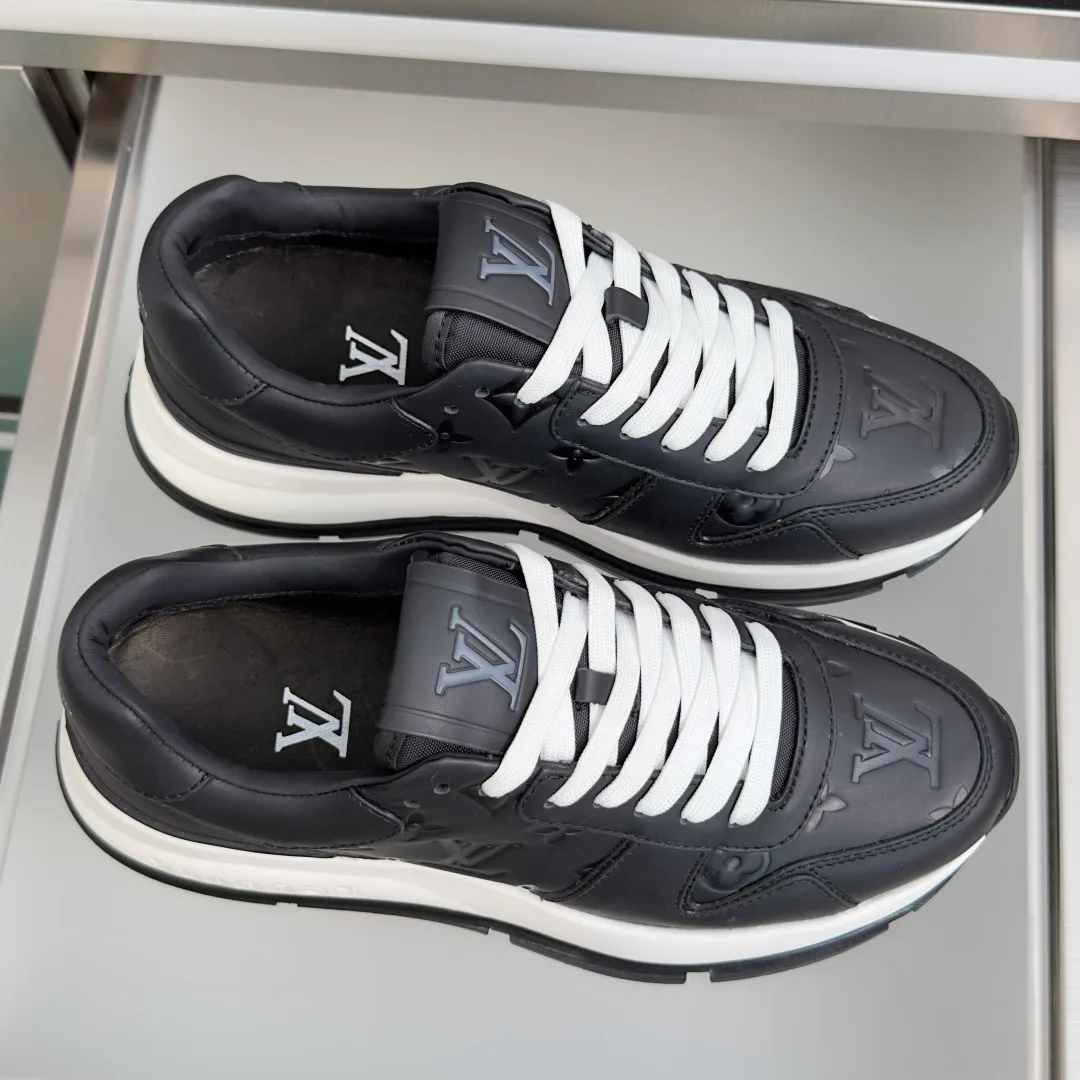 Men's Sneakers LOUIS VUITTON 17950774