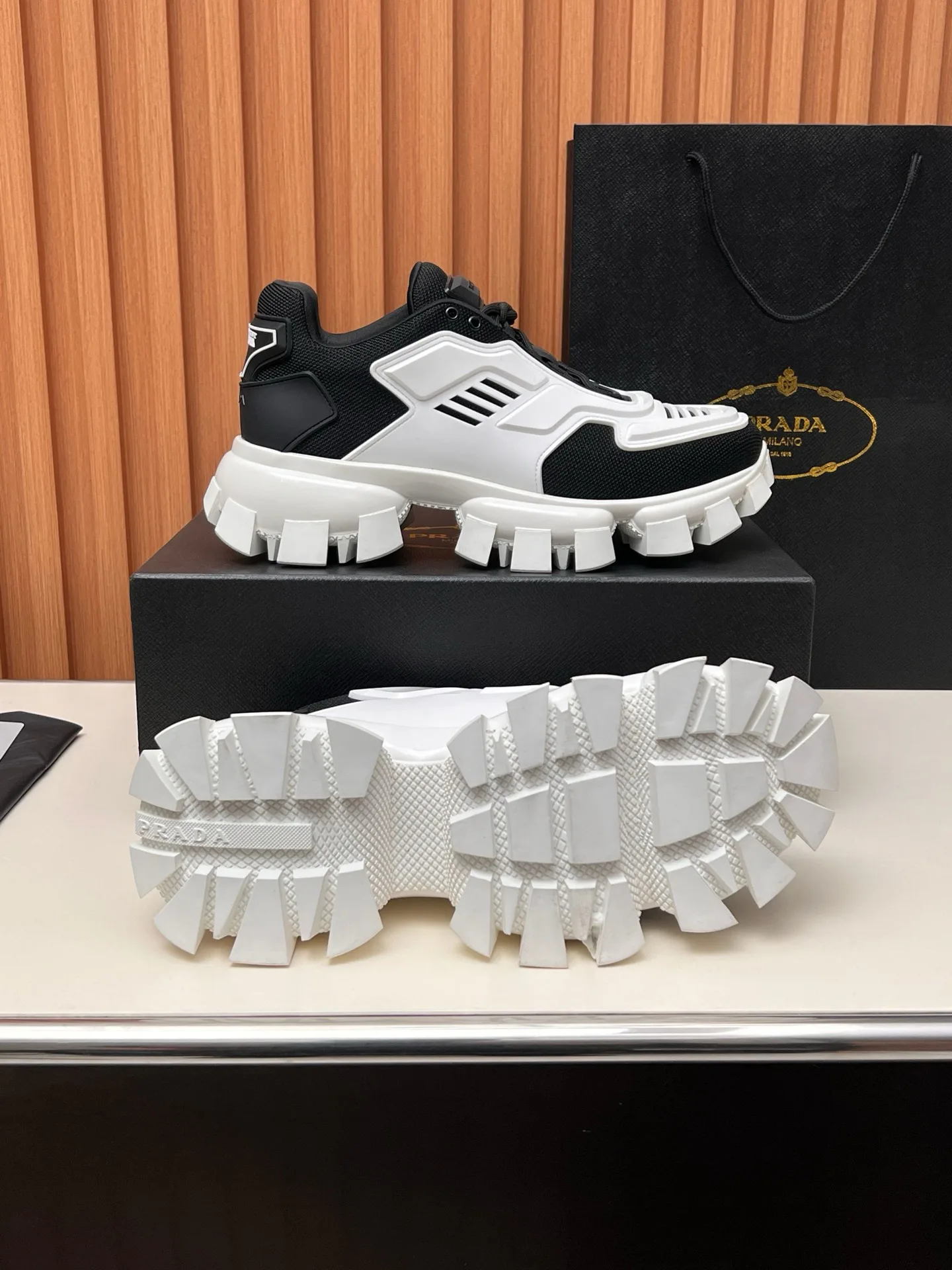 Women's Sneakers PRADA 17955143
