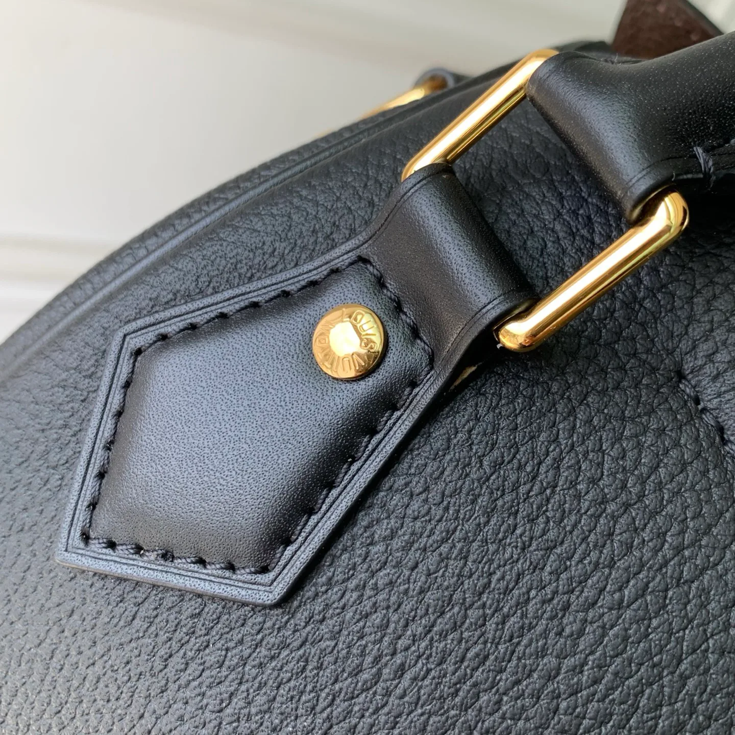 Women's Classic Handbags LOUIS VUITTON 18147525