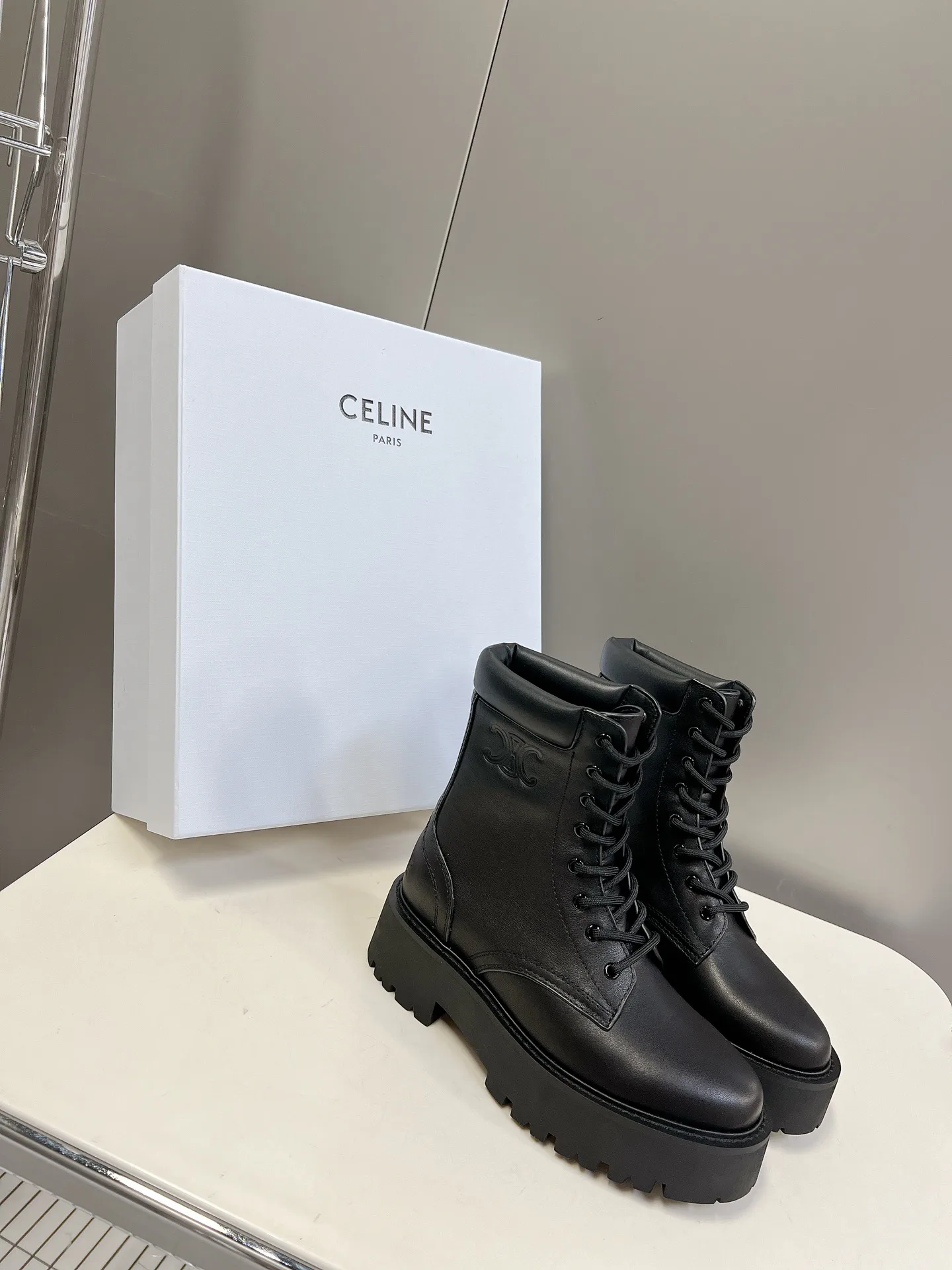 Women's Ankle Boots CELINE 18005914