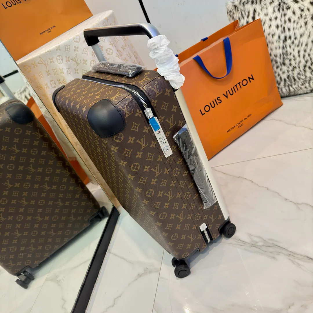 Suitcases LOUIS VUITTON 17675222